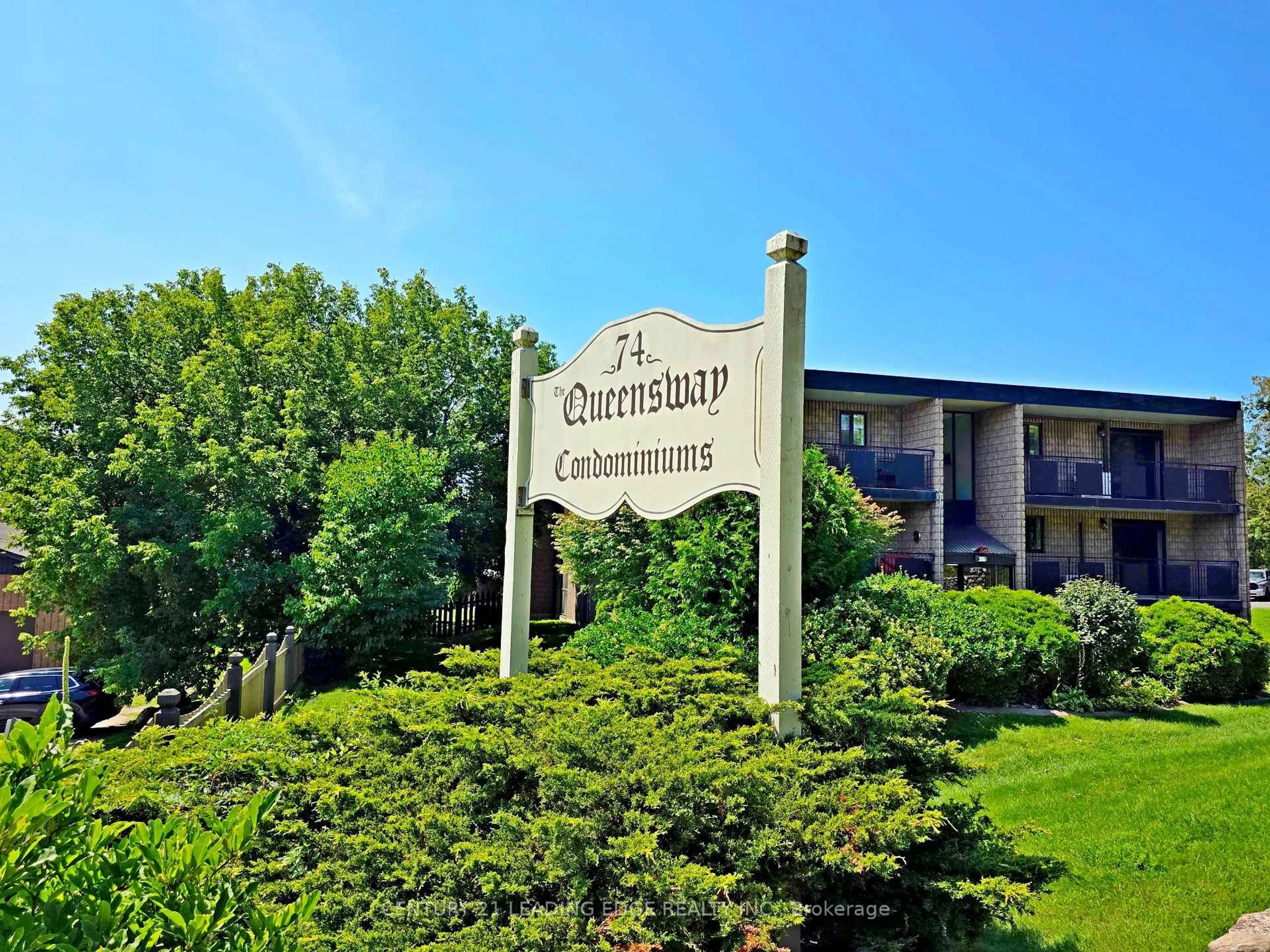 Unknown for 74 The Queensway #206, Georgina Ontario L4P 1Z3
