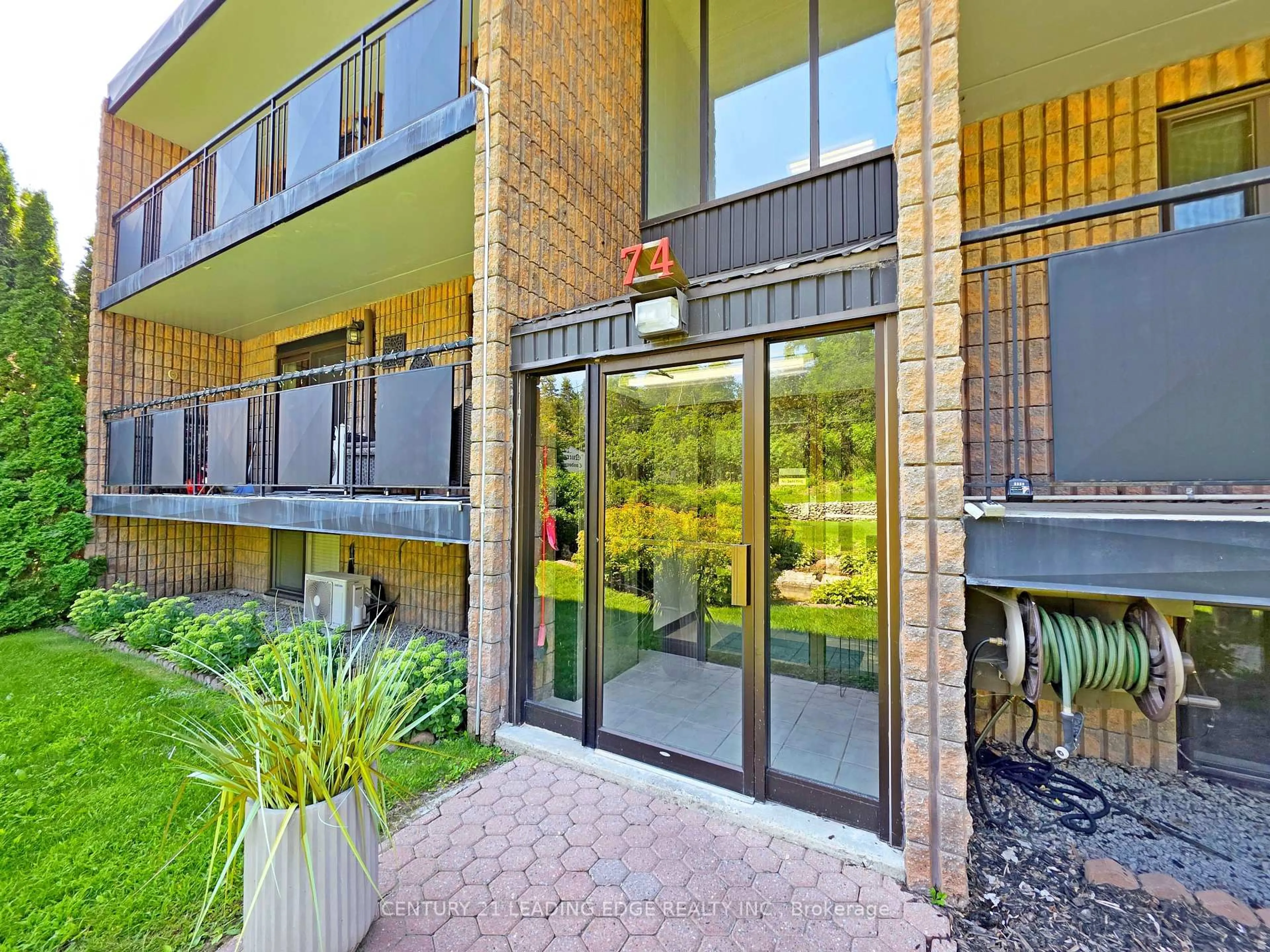 Unknown for 74 The Queensway #206, Georgina Ontario L4P 1Z3