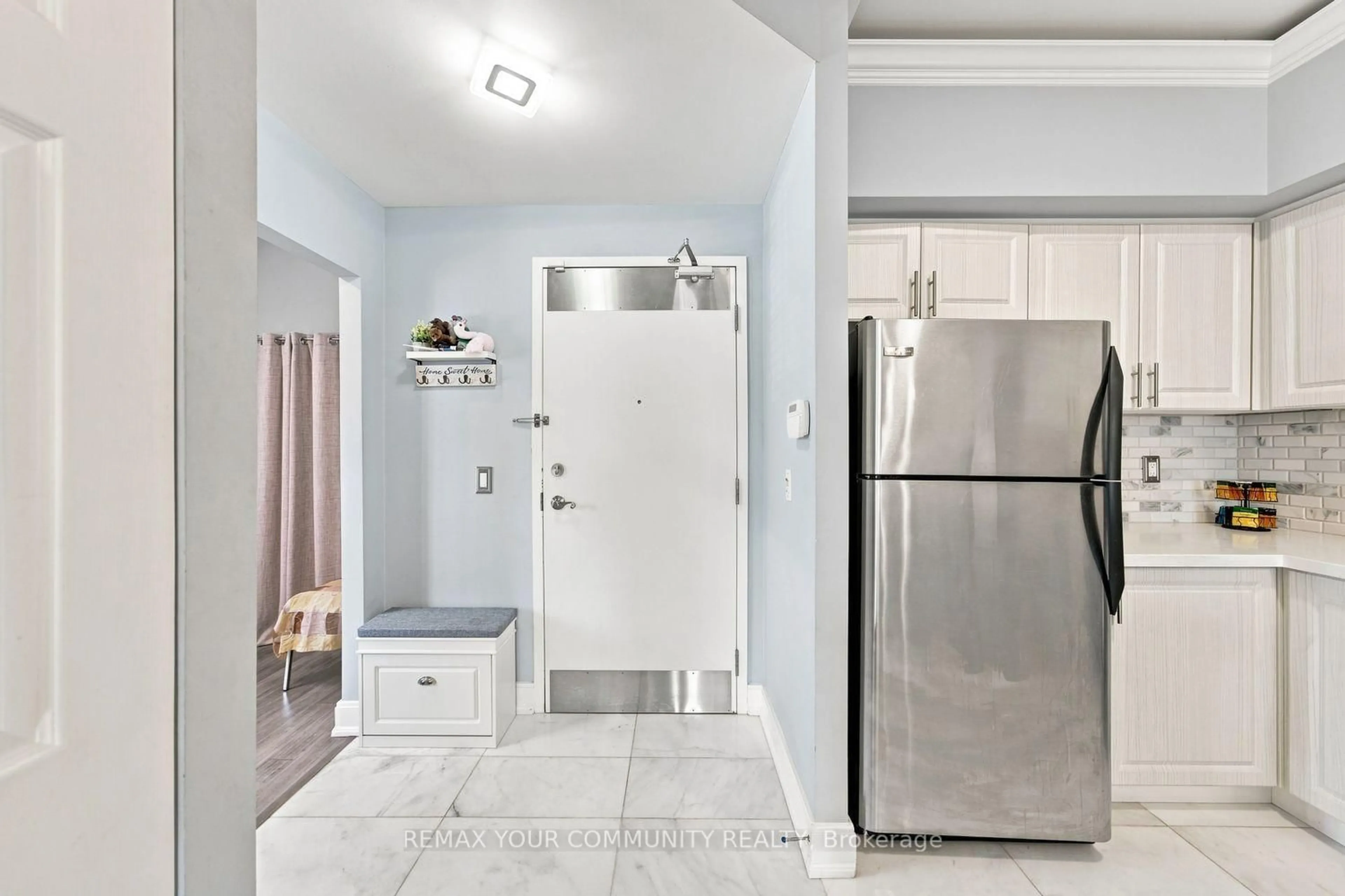 Unknown for 9973 Keele St #210, Vaughan Ontario L6A 3Y5