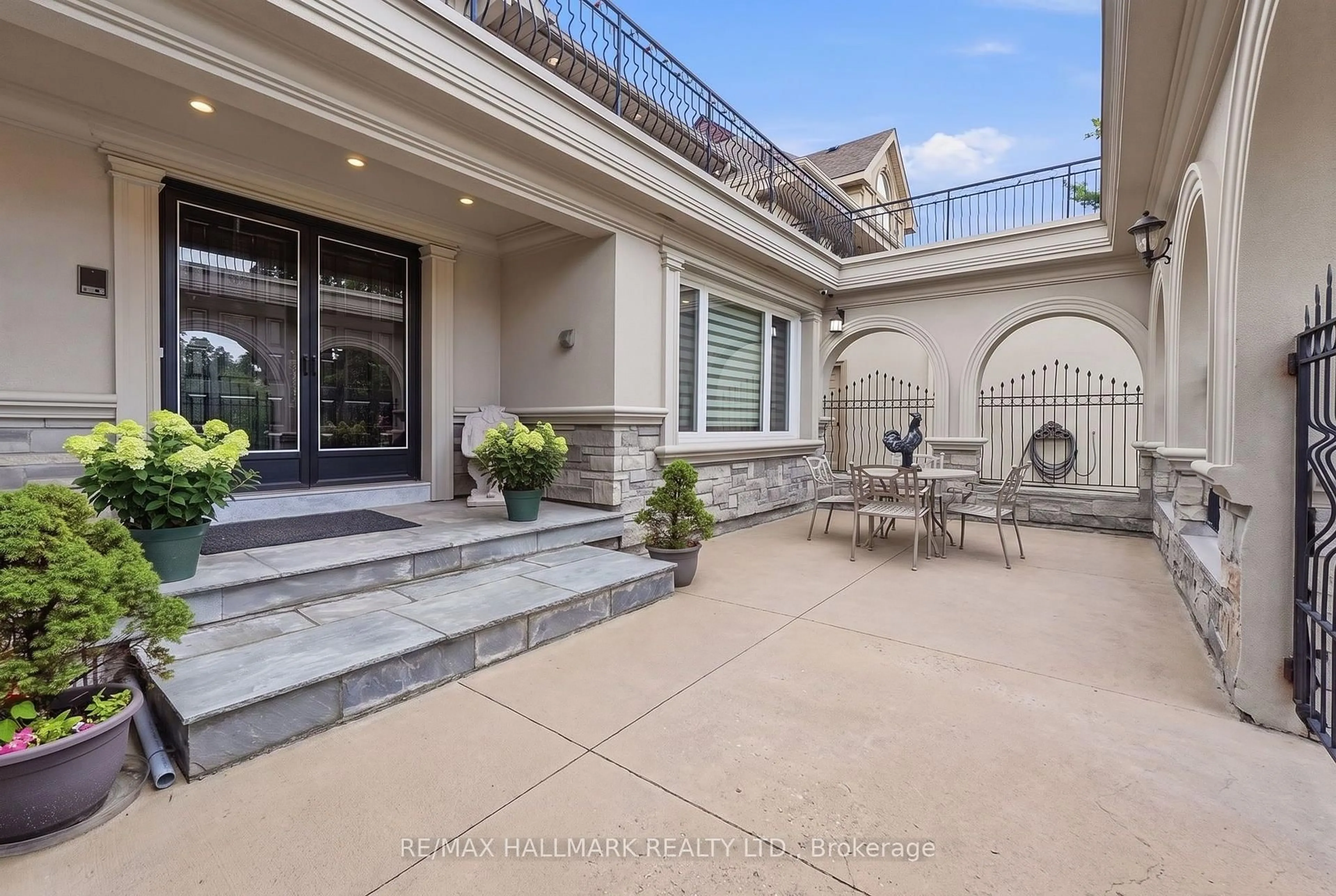 Patio, street for 76 Francis St, Vaughan Ontario L4L 1P6