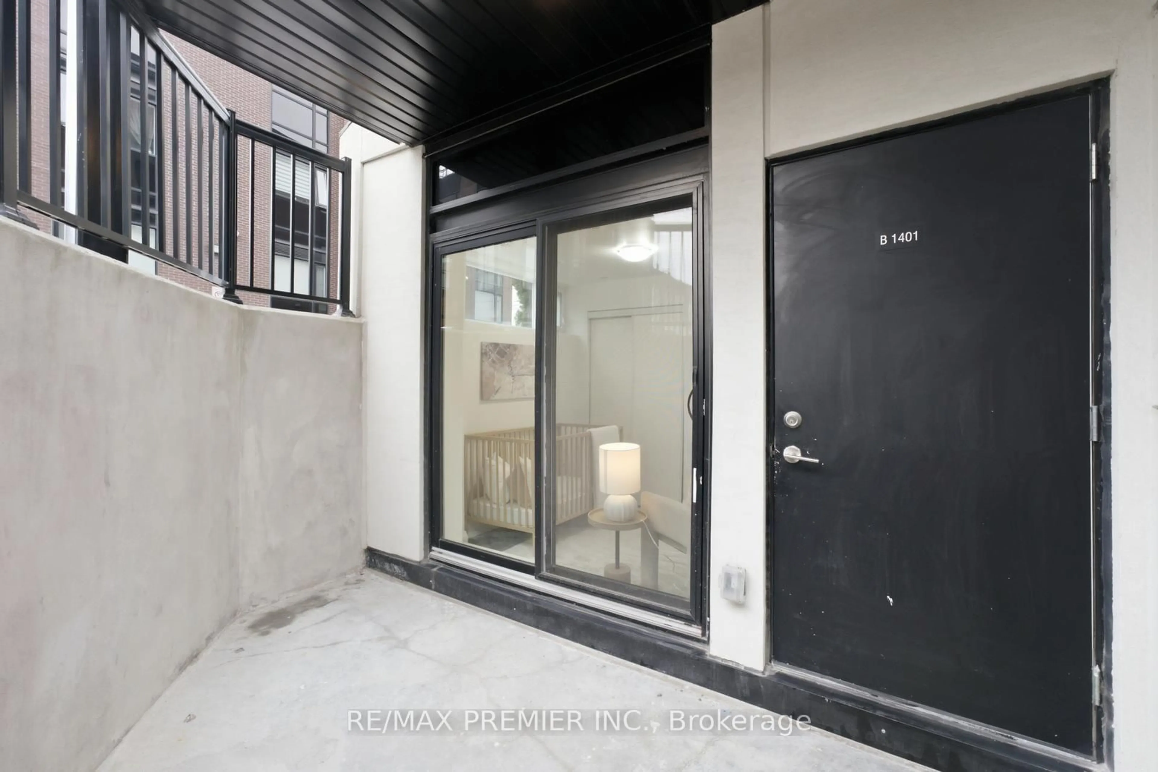 Indoor foyer for 5279 Highway 7 Rd #B1401, Vaughan Ontario L4L 0J1