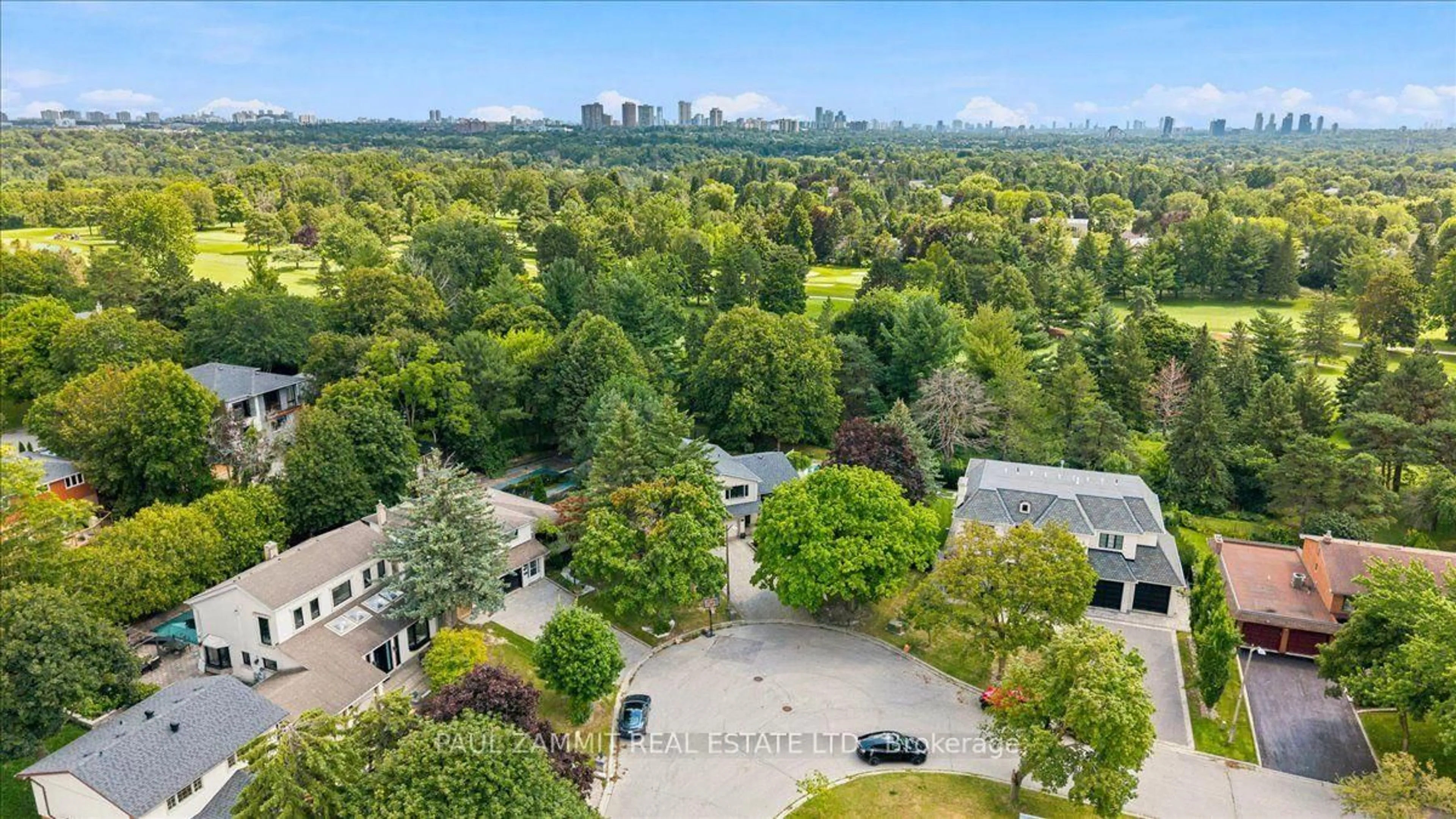 A pic from outside/outdoor area/front of a property/back of a property/a pic from drone, city buildings view from balcony for 21 Kings Inn Tr, Markham Ontario L3T 1T6