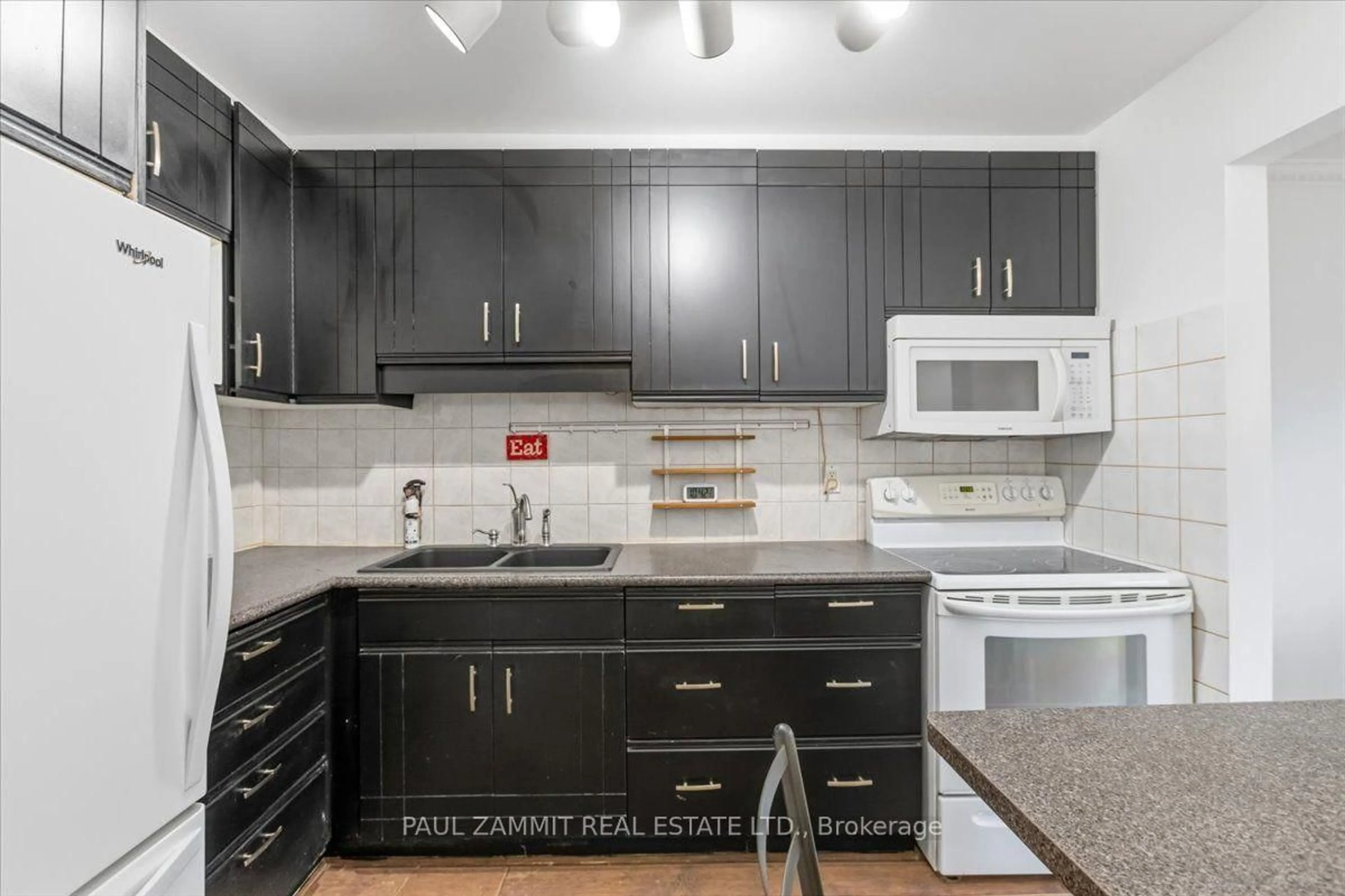 Standard kitchen, unknown for 42 Nicholson Way, Markham Ontario L3T 5B6