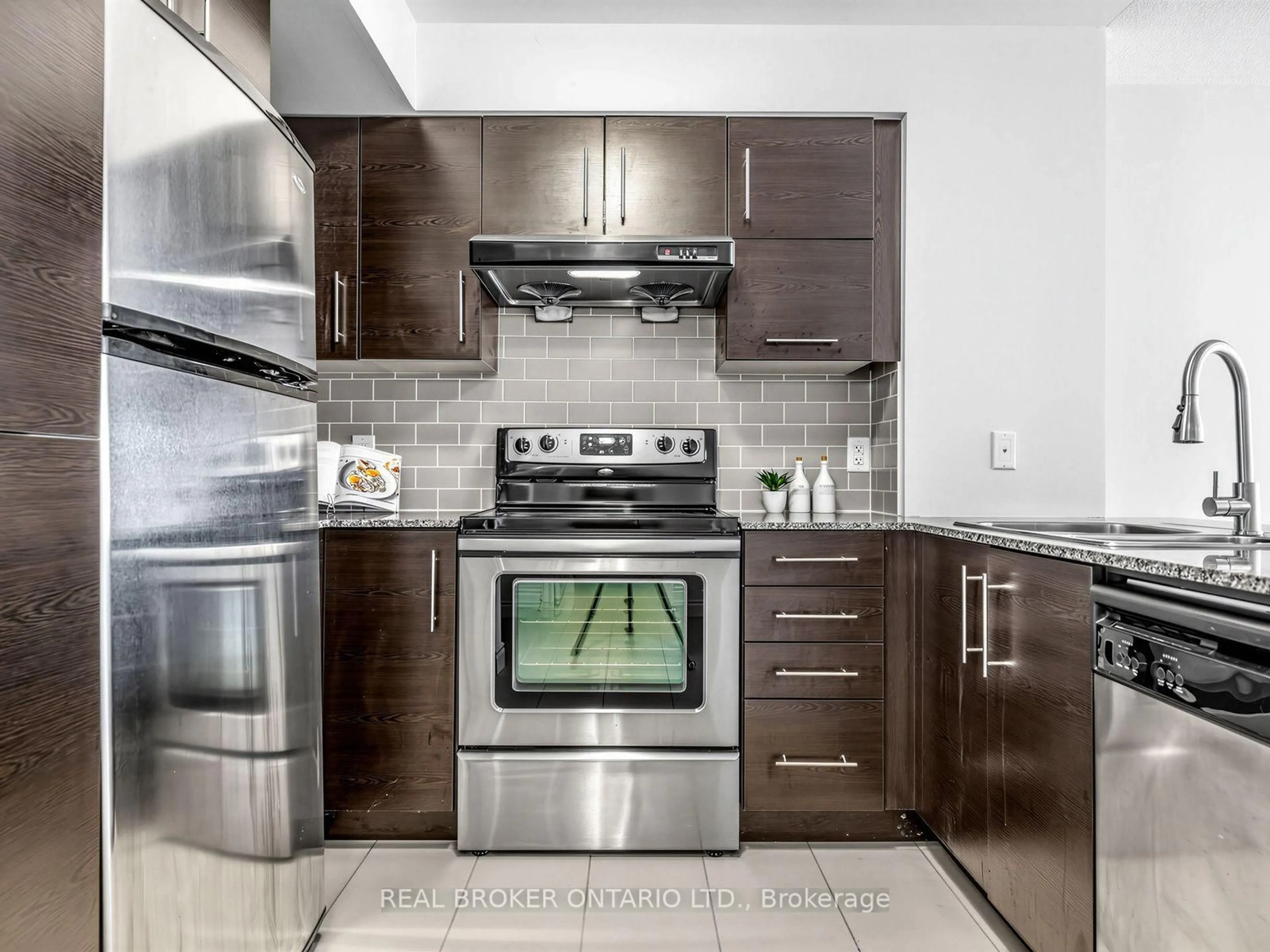 Unknown for 233 South Park Rd #1012, Markham Ontario L3T 0B3