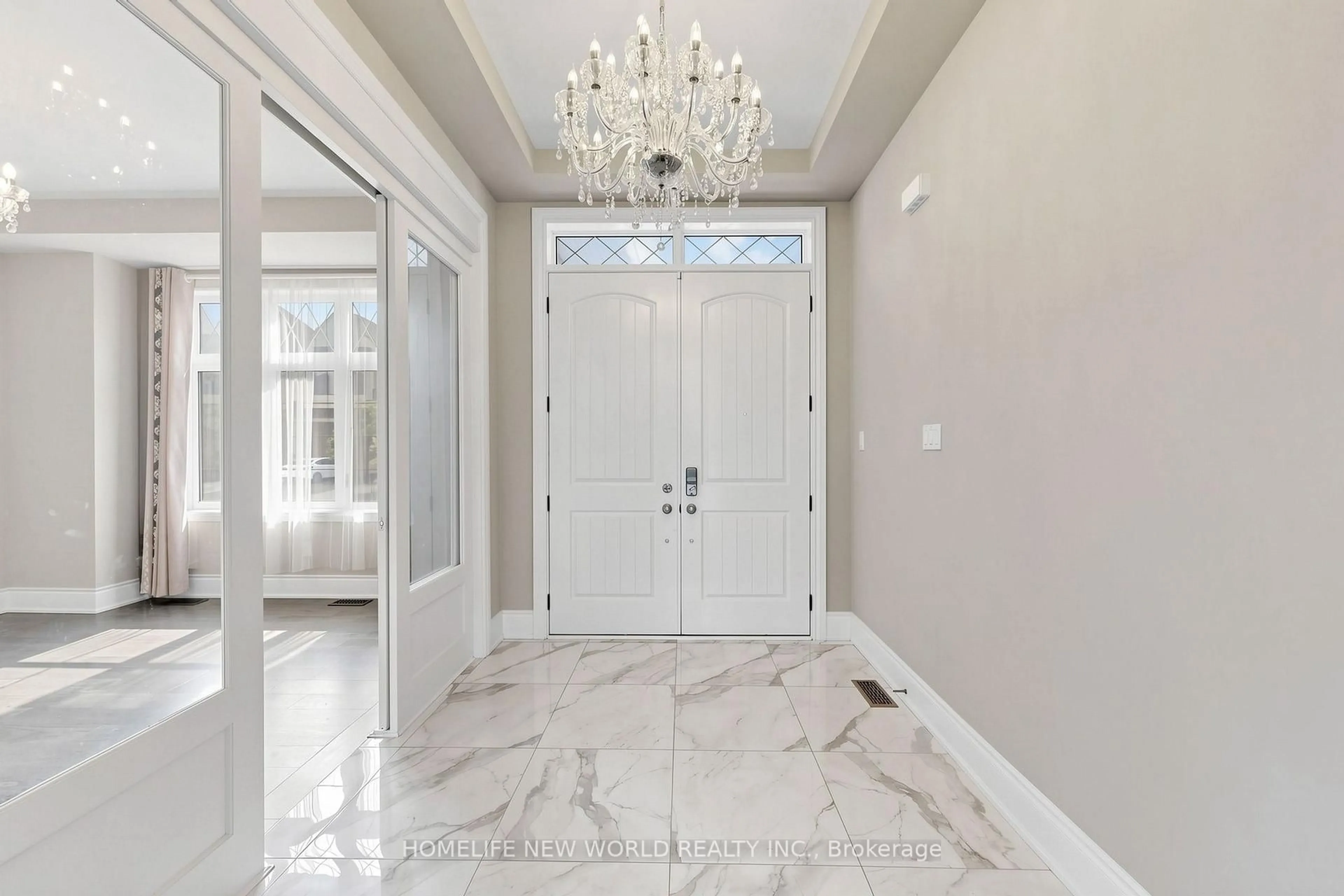 Indoor entryway for 62 ridgepoint Rd, Vaughan Ontario L4H 4T4