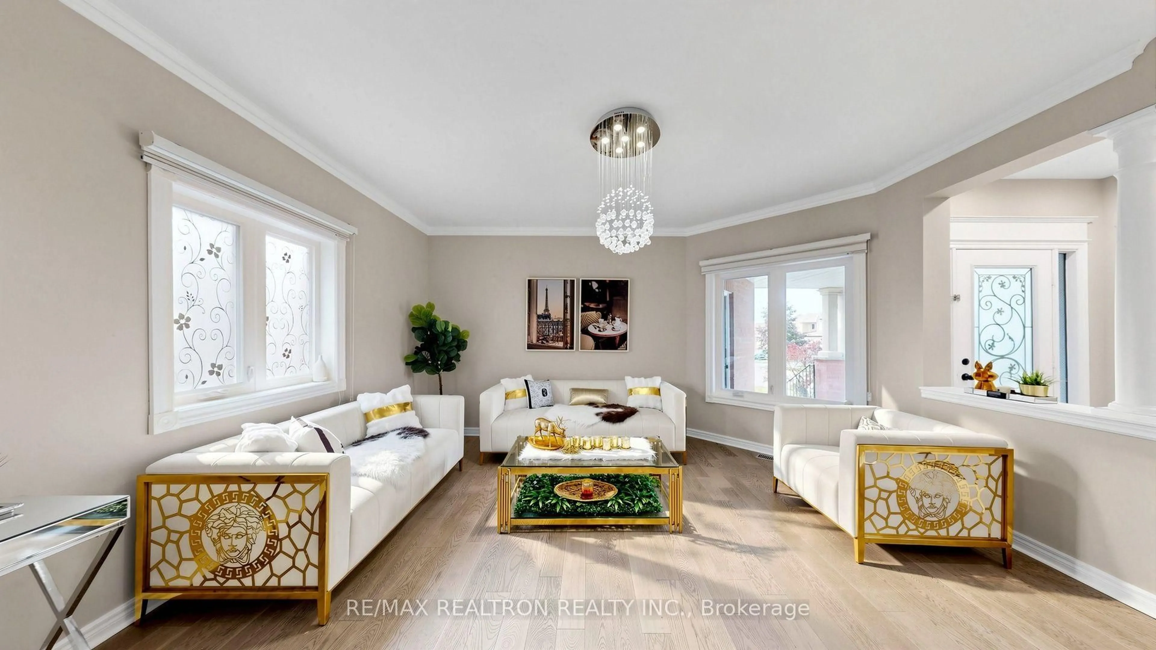 Living room with furniture, unknown for 2 Rocksprings Ave, Richmond Hill Ontario L4S 1R1