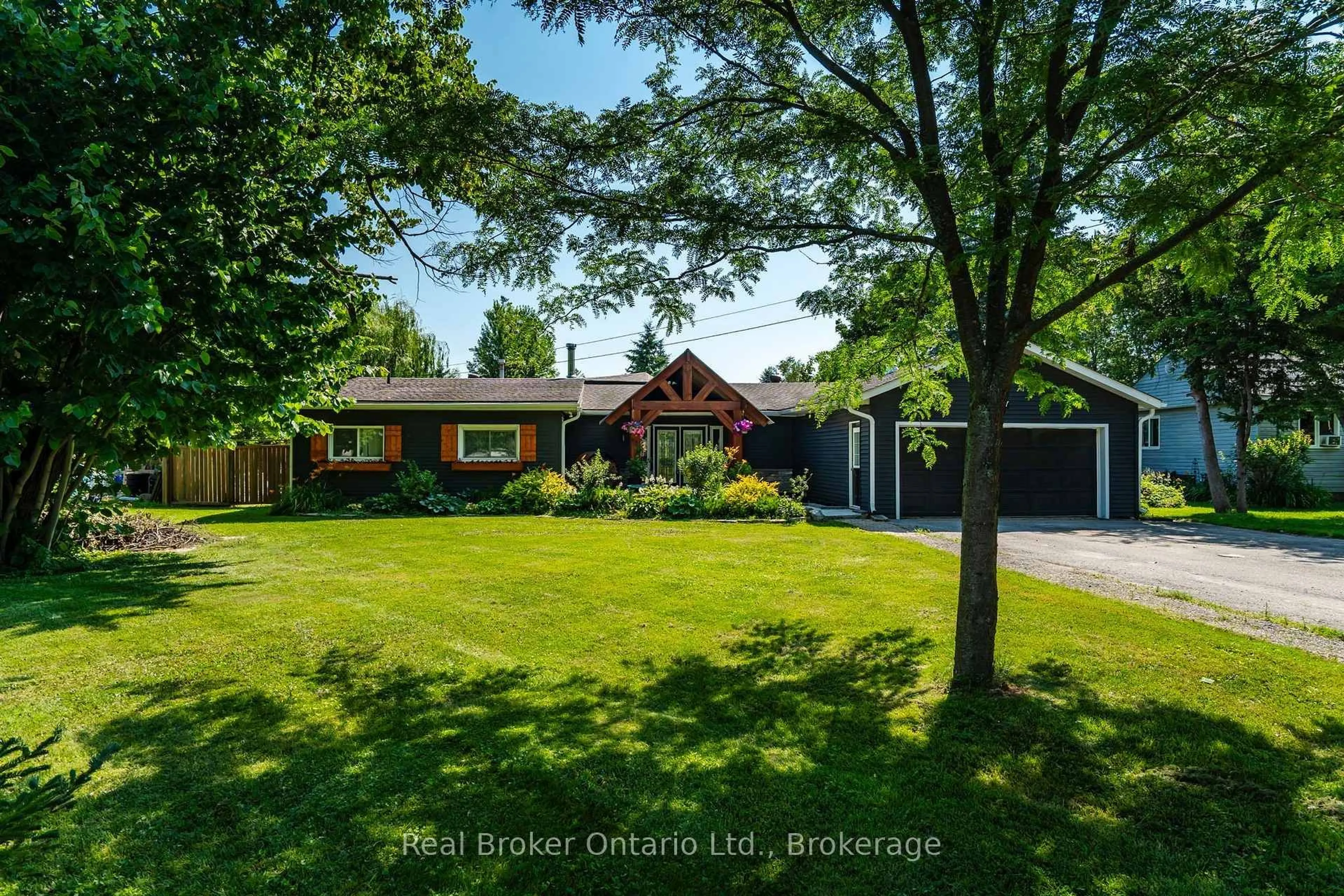 A pic from outside/outdoor area/front of a property/back of a property/a pic from drone, street for 2307 Somers Blvd, Innisfil Ontario L9S 2E8