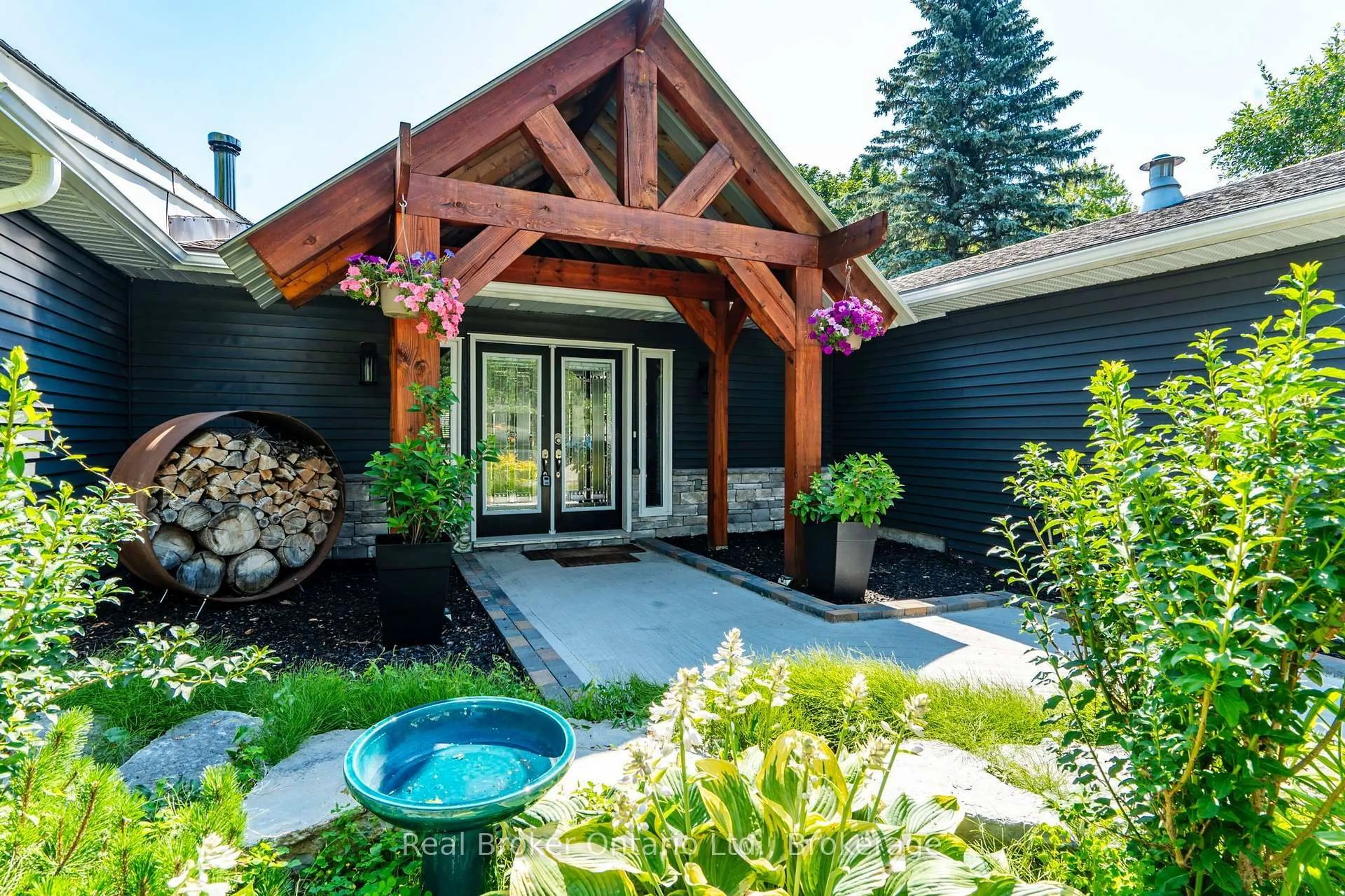 Patio, mountain view for 2307 Somers Blvd, Innisfil Ontario L9S 2E8