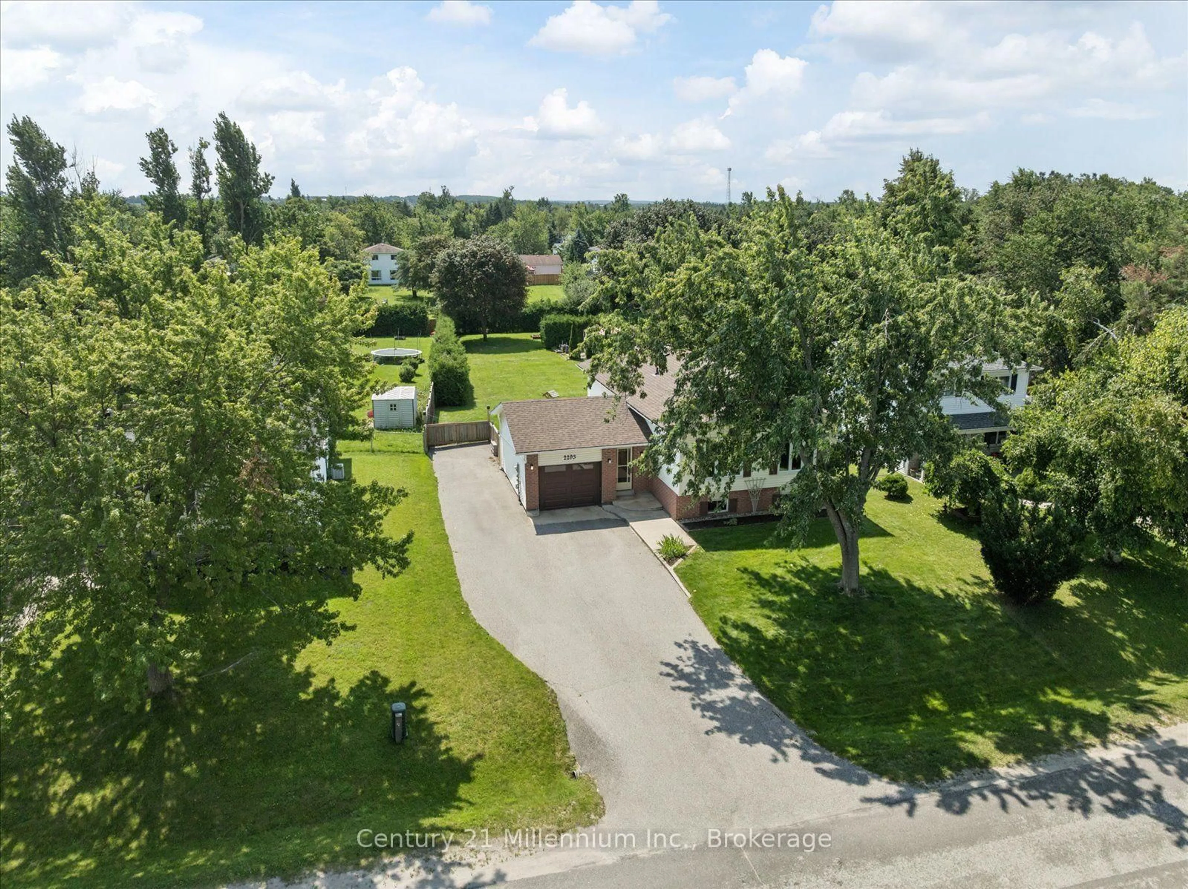 A pic from outside/outdoor area/front of a property/back of a property/a pic from drone, street for 2293 Webb St, Innisfil Ontario L9S 1K6