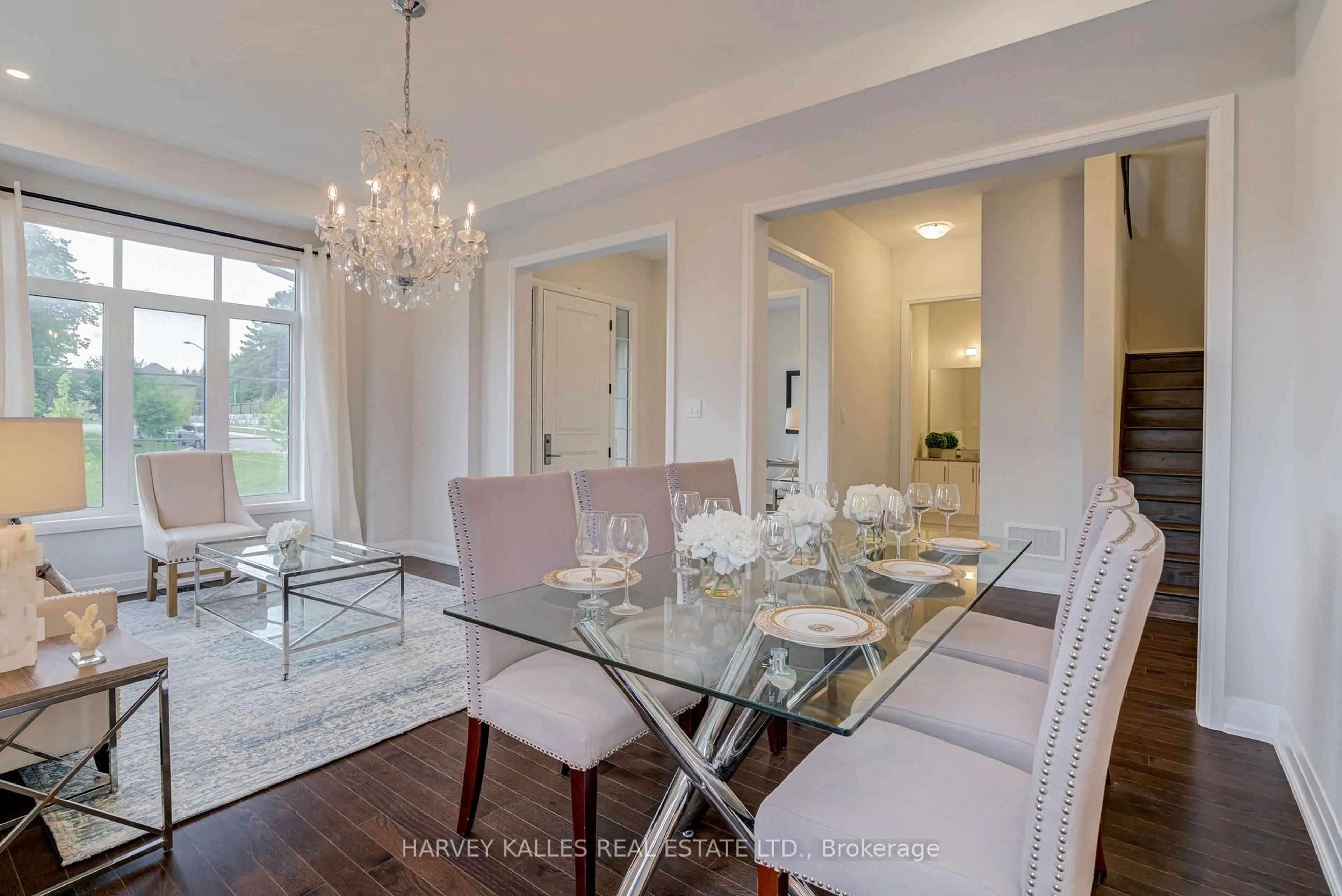 Dining room, unknown for 6 Dennis Reed Crt, Aurora Ontario L4G 4A5