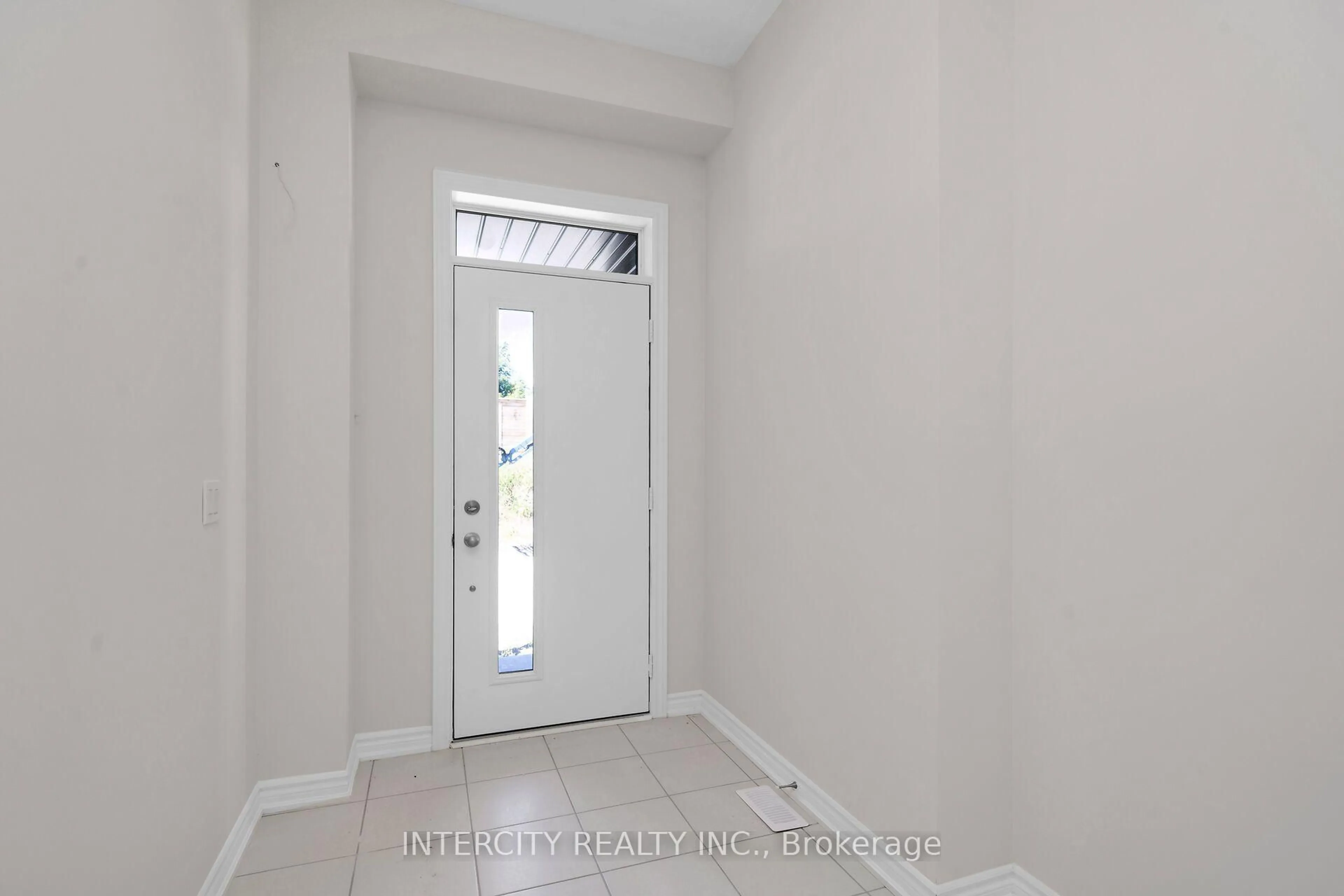 Indoor entryway for 7 Drainie St, Vaughan Ontario L4H 5J3