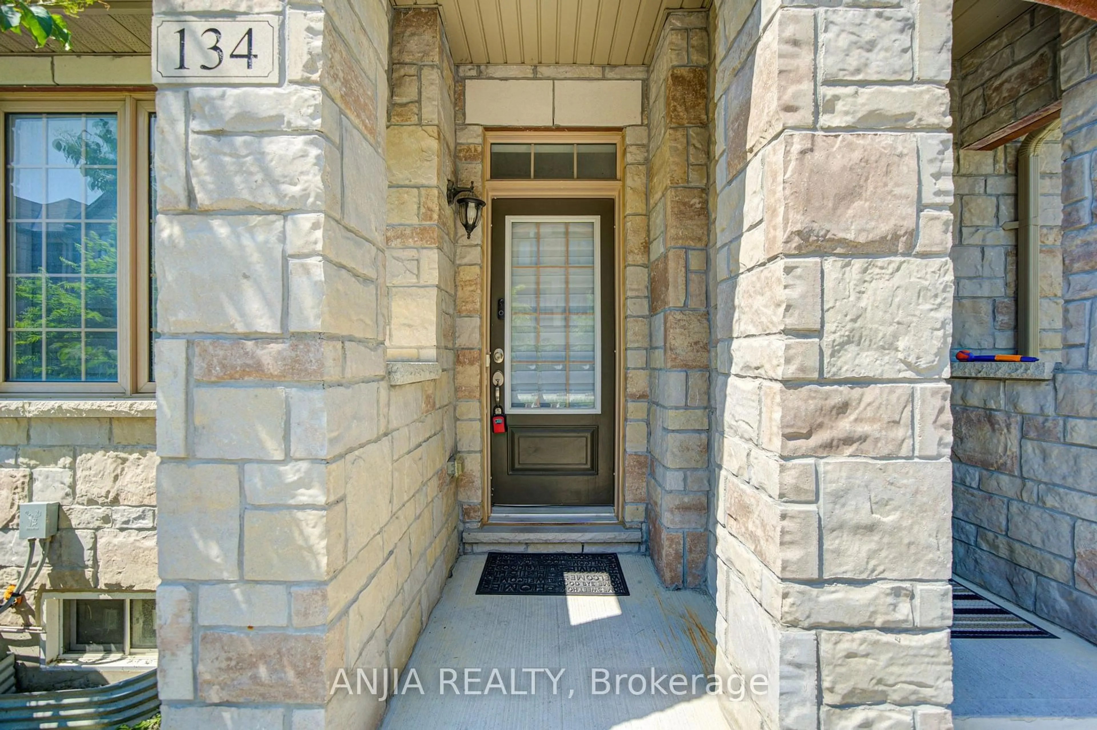 Indoor entryway for 134 Frederick Wilson Ave, Markham Ontario L6B 0R1