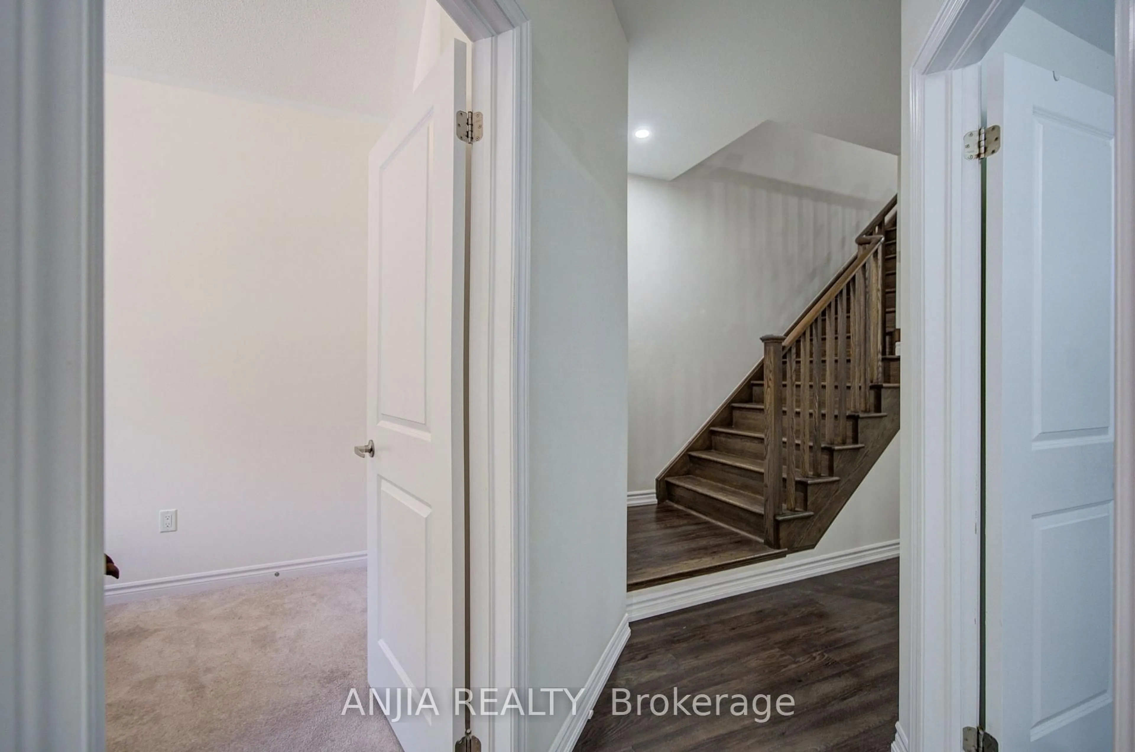 Indoor entryway for 134 Frederick Wilson Ave, Markham Ontario L6B 0R1