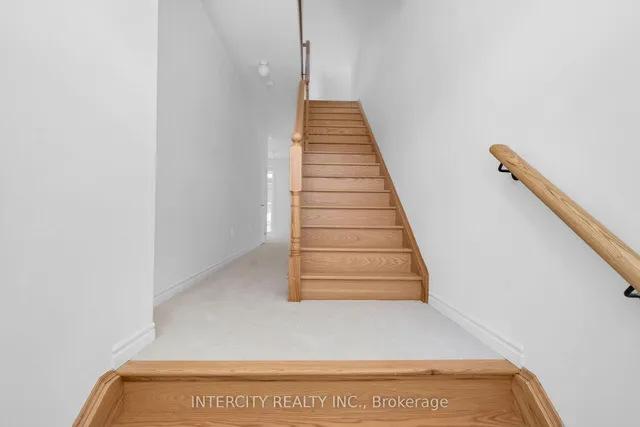 91 Divadale Rd, Vaughan 3