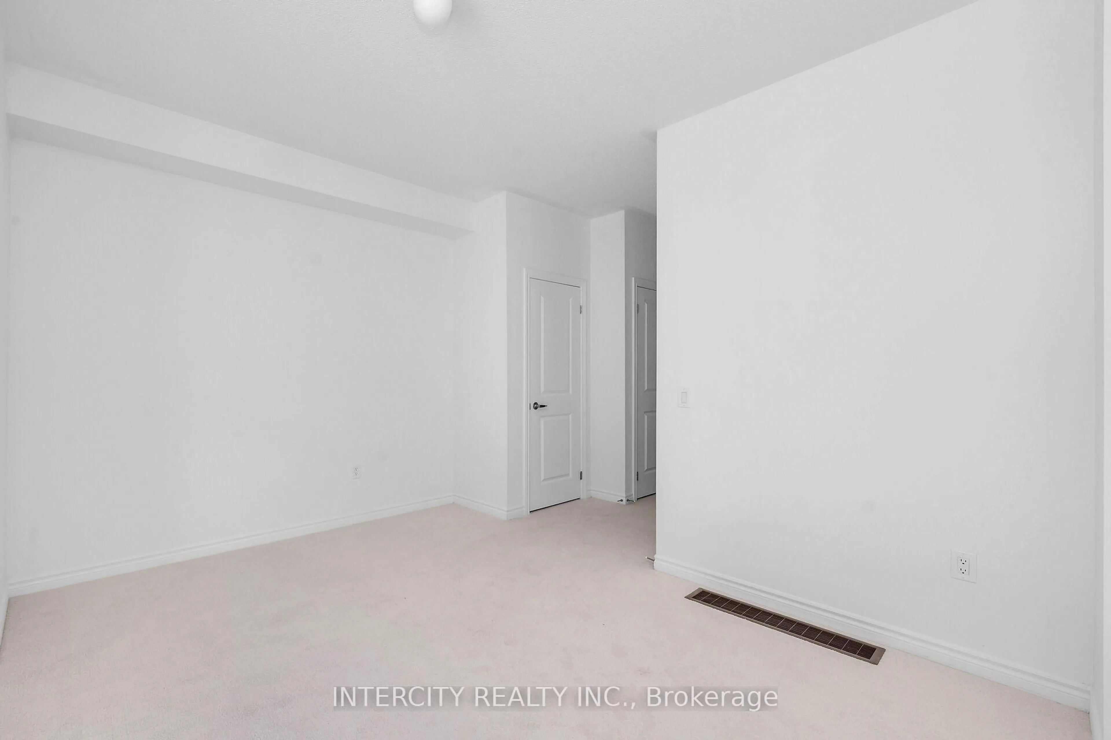 A pic of a room for 91 Divadale Rd, Vaughan Ontario L4H 5J3