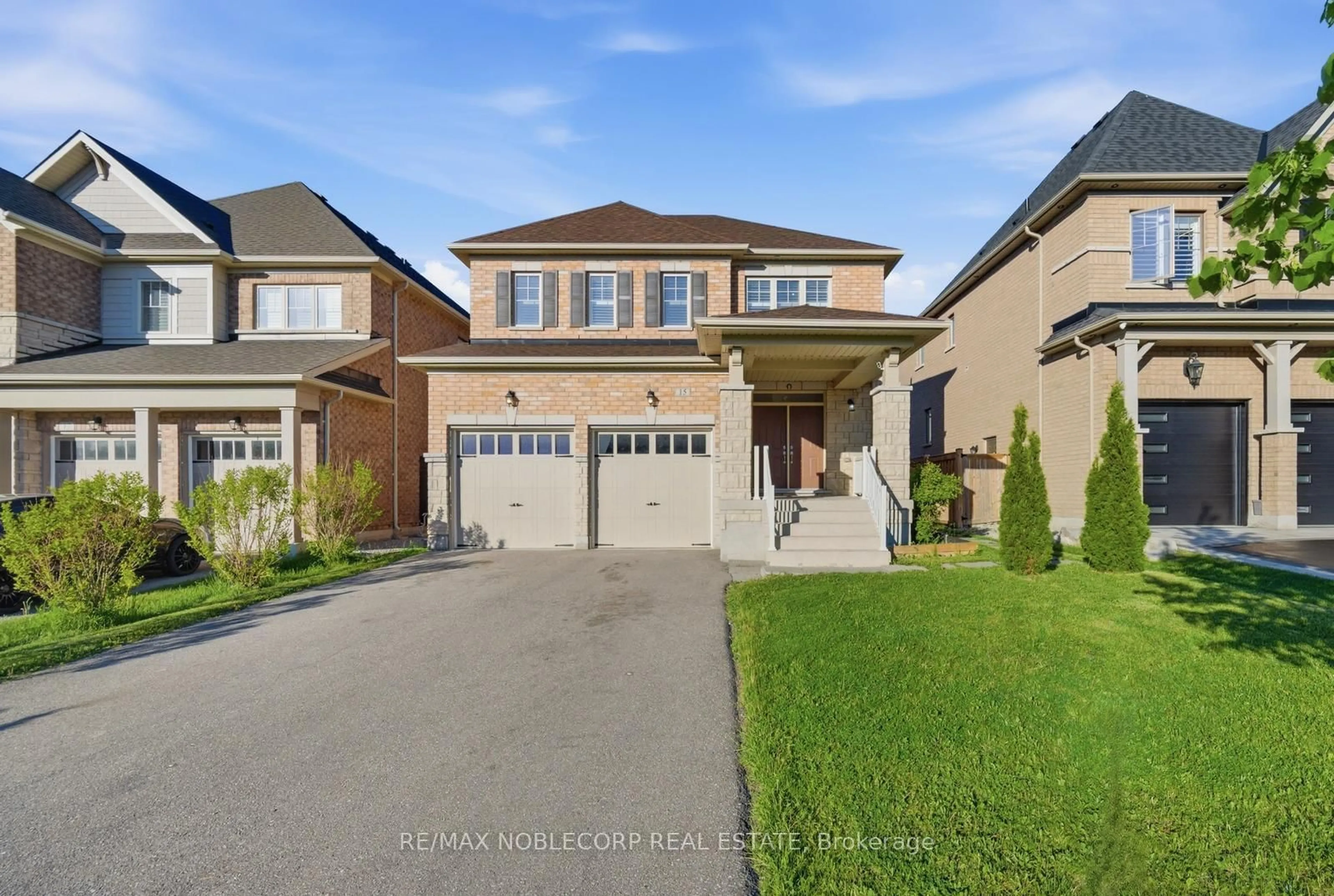 Home with brick exterior material, street for 15 Gould Cres, New Tecumseth Ontario L0G 1A0