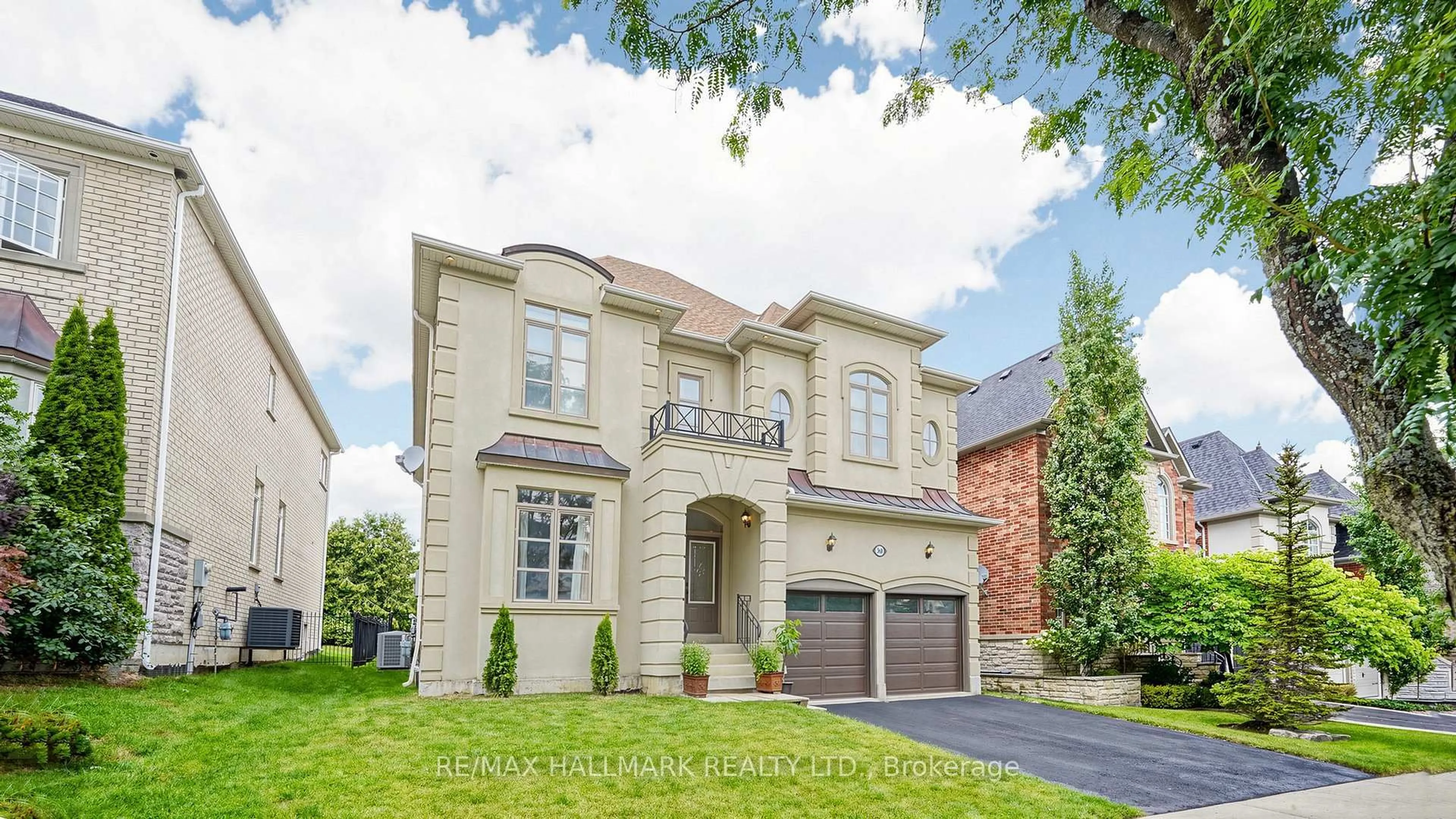 Home with brick exterior material, street for 368 Paradelle Dr, Richmond Hill Ontario L4E 4R7
