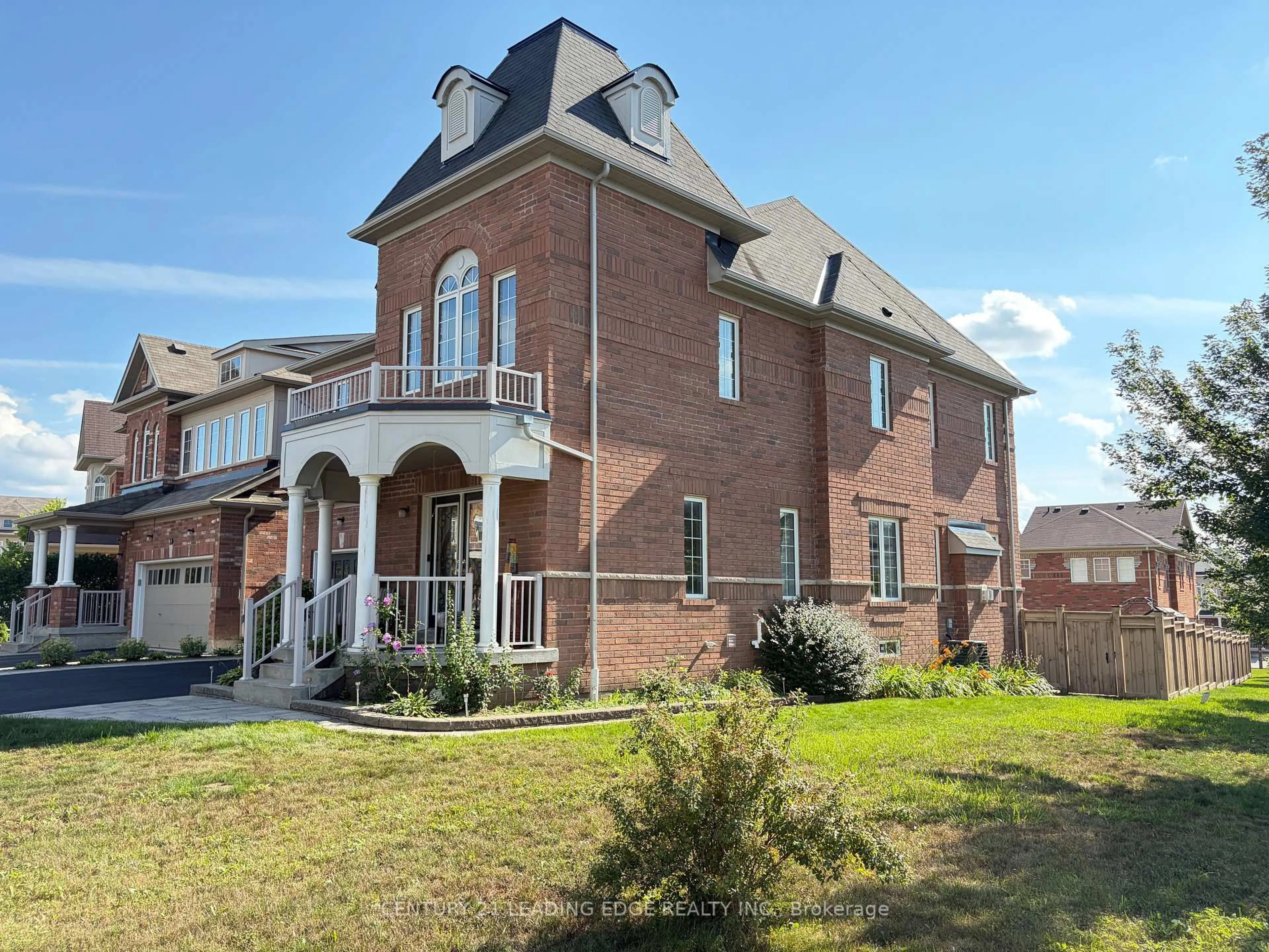 Home with brick exterior material, street for 14 Clarinet Lane, Whitchurch-Stouffville Ontario L4A 4N1