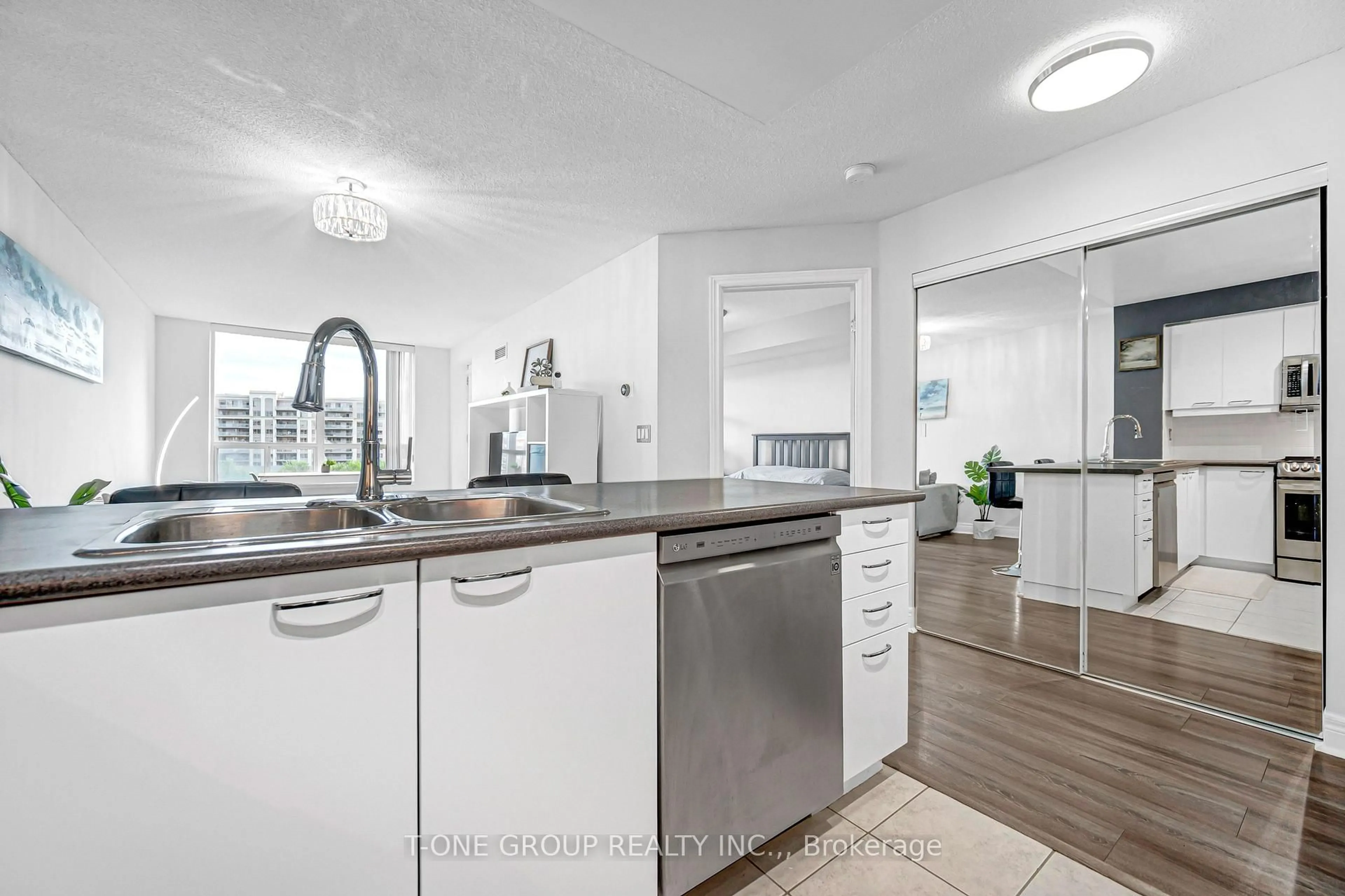 Open concept kitchen, unknown for 48 Suncrest Blvd #720, Markham Ontario L3T 7Y5