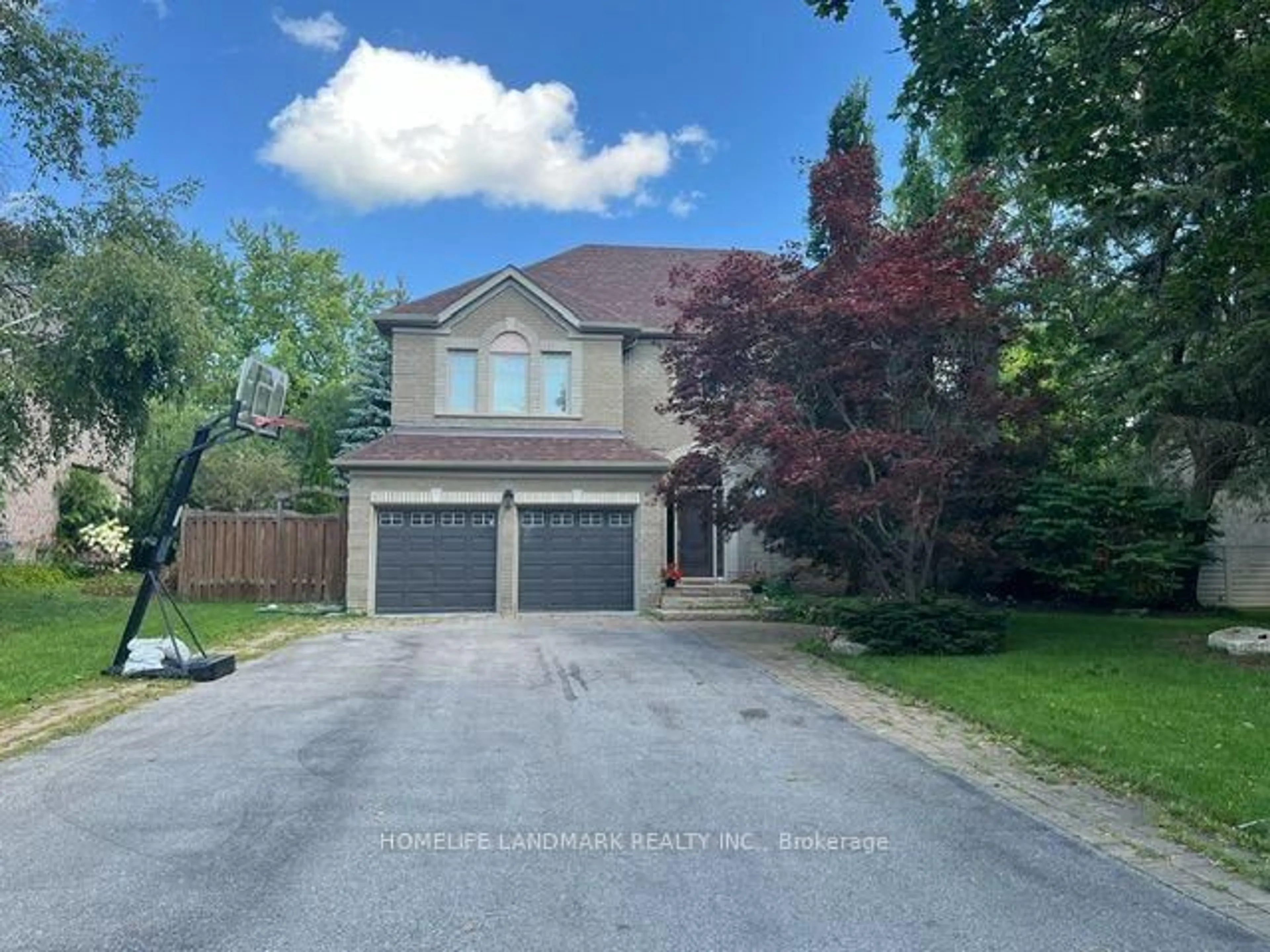 A pic from outside/outdoor area/front of a property/back of a property/a pic from drone, street for 1102 Secretariate Rd, Newmarket Ontario L3X 1M3