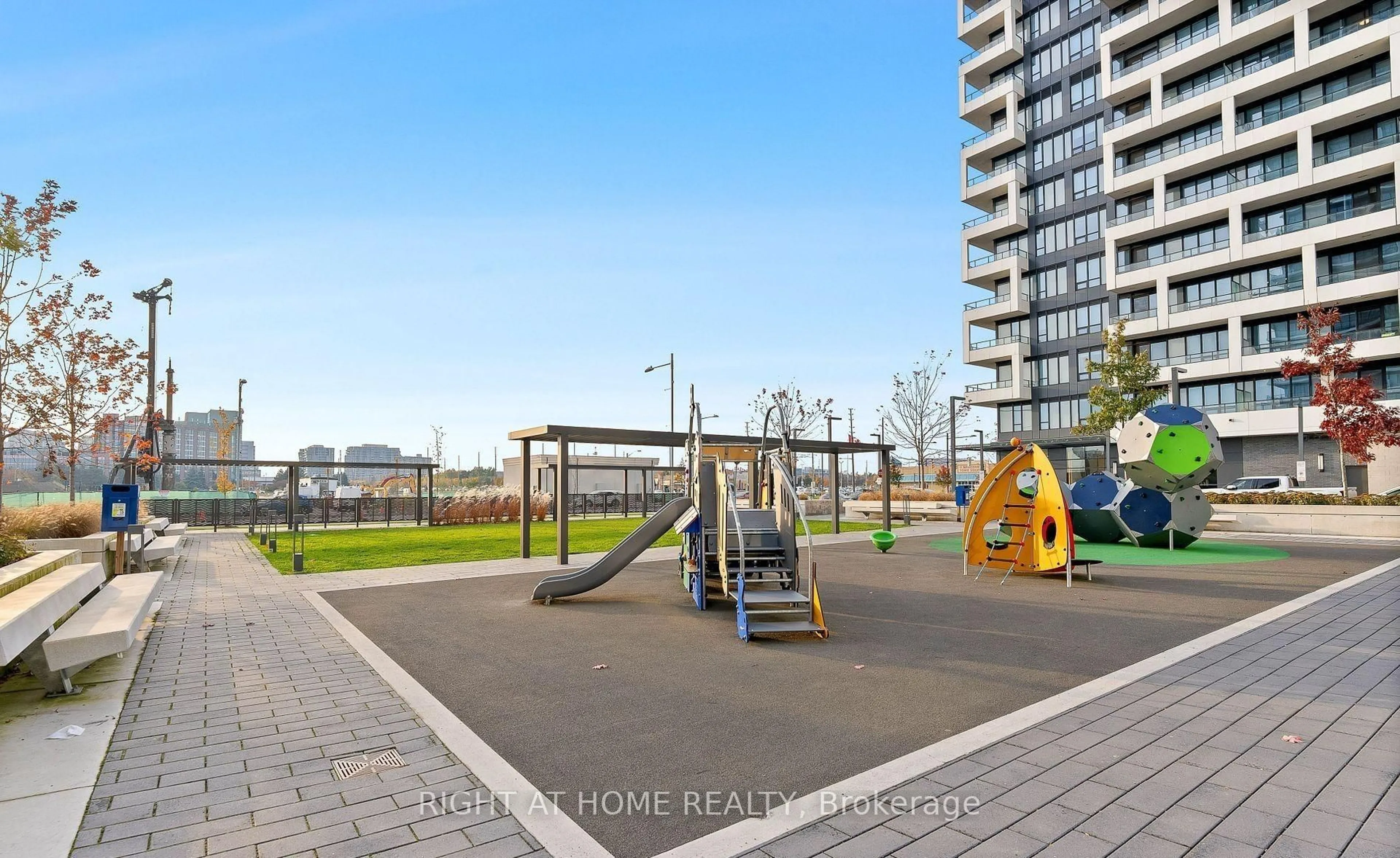 A pic from outside/outdoor area/front of a property/back of a property/a pic from drone, street for 8 Water Walk Dr #3206, Markham Ontario L3R 6L4
