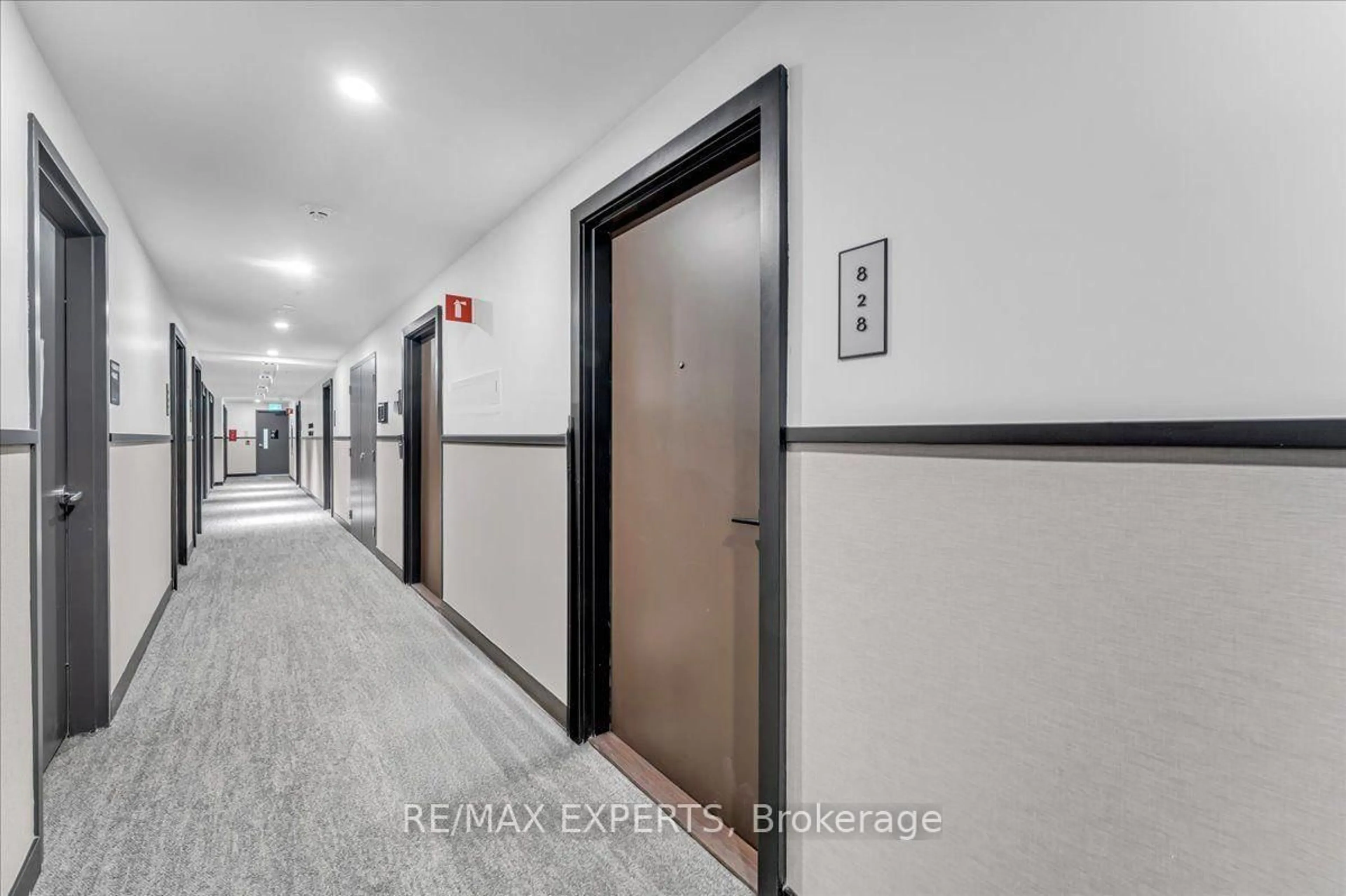 Indoor foyer for 498 Caldari Rd #828, Vaughan Ontario L4K 0R6