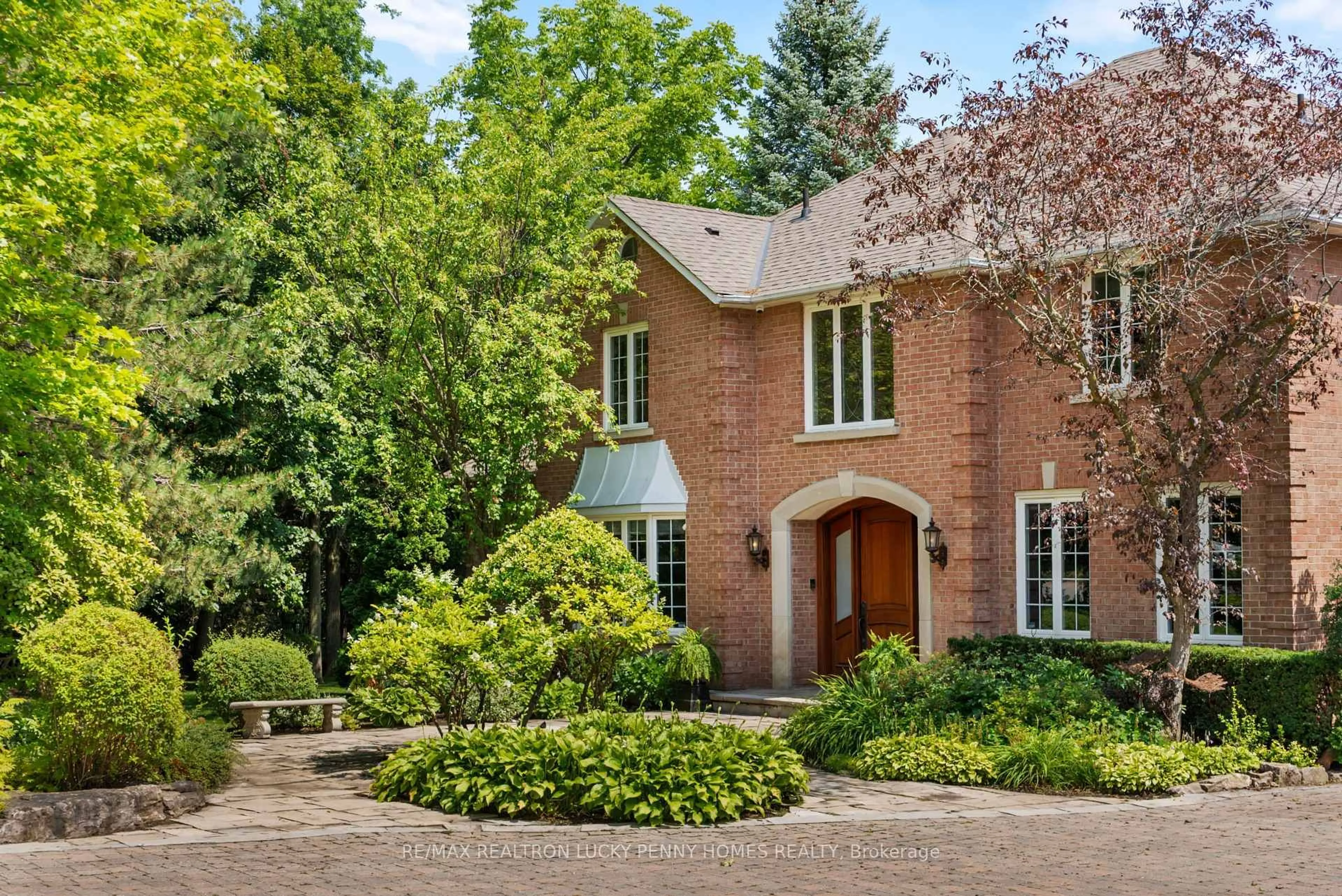 Home with brick exterior material, street for 27 Glenridge Dr, Markham Ontario L6C 1A2