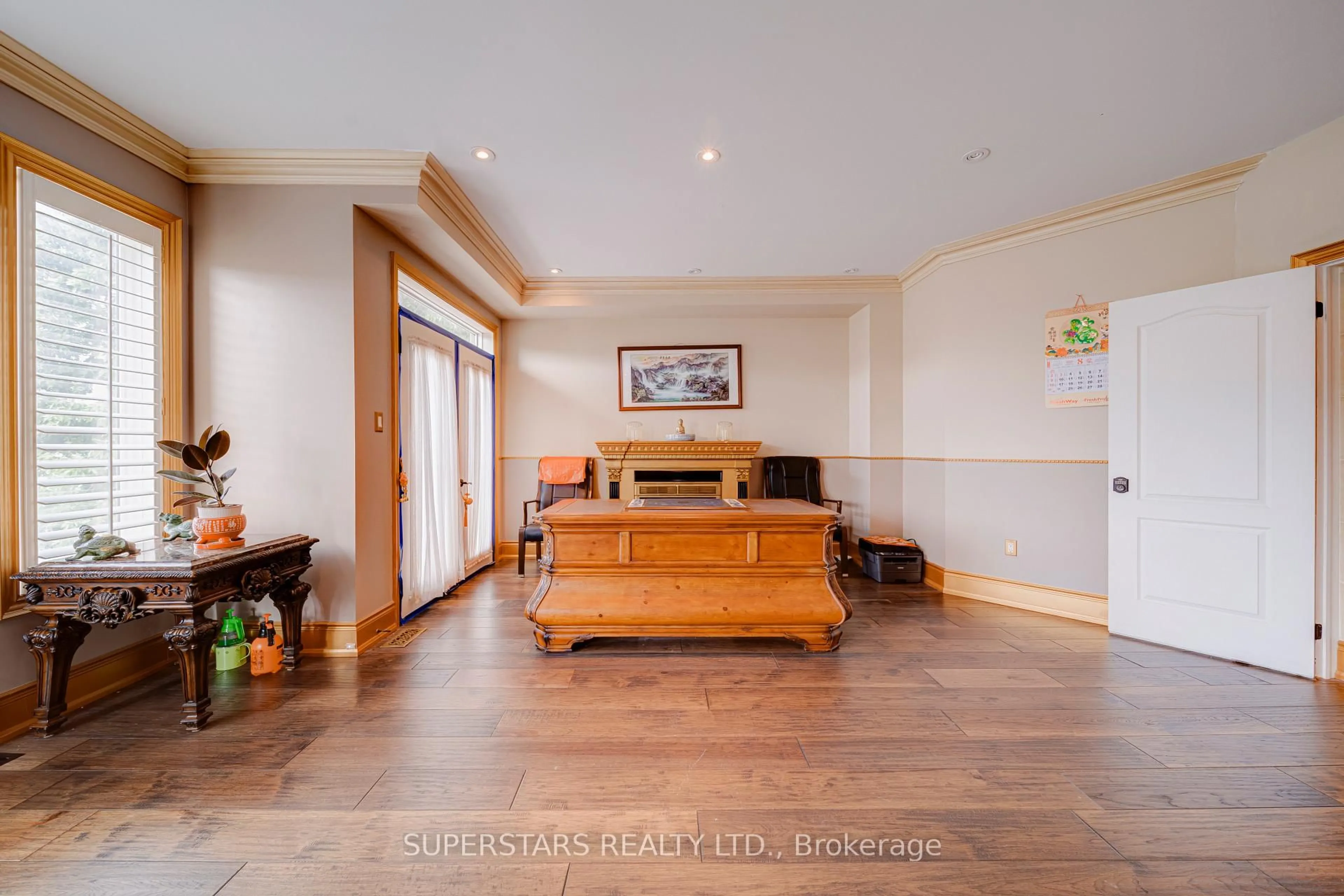 Indoor foyer for 83 Elm Ave, Richmond Hill Ontario L4C 6K8