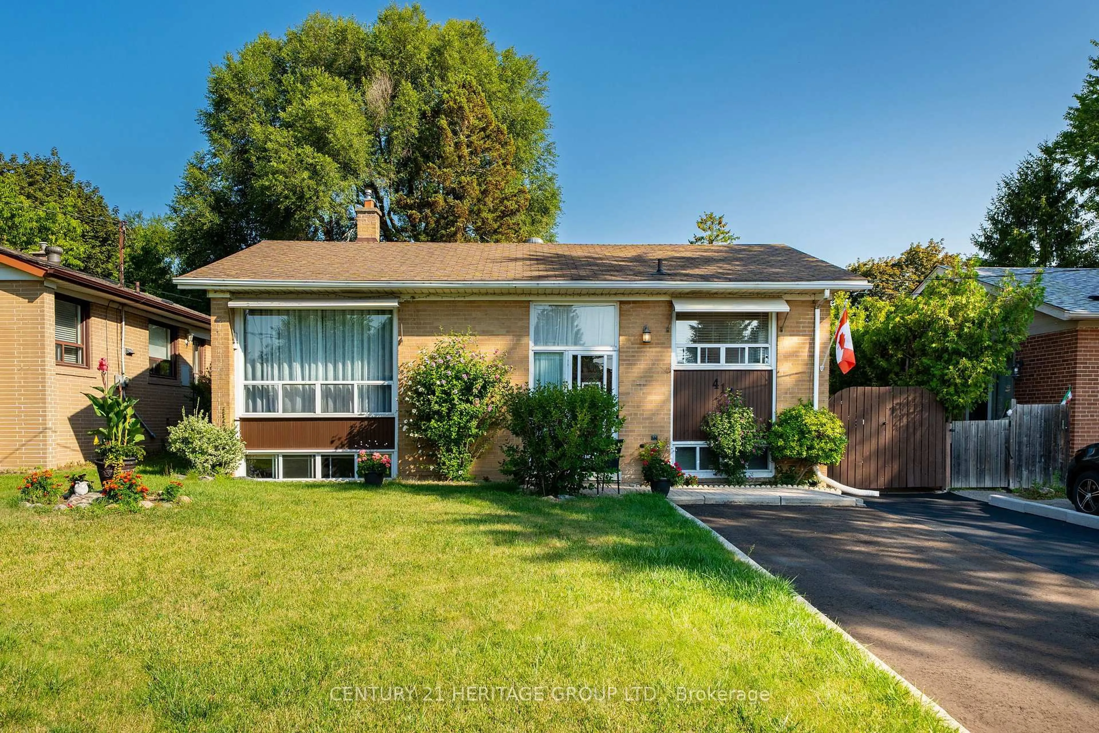 Home with brick exterior material, street for 417 Paliser Cres, Richmond Hill Ontario L4C 1S2