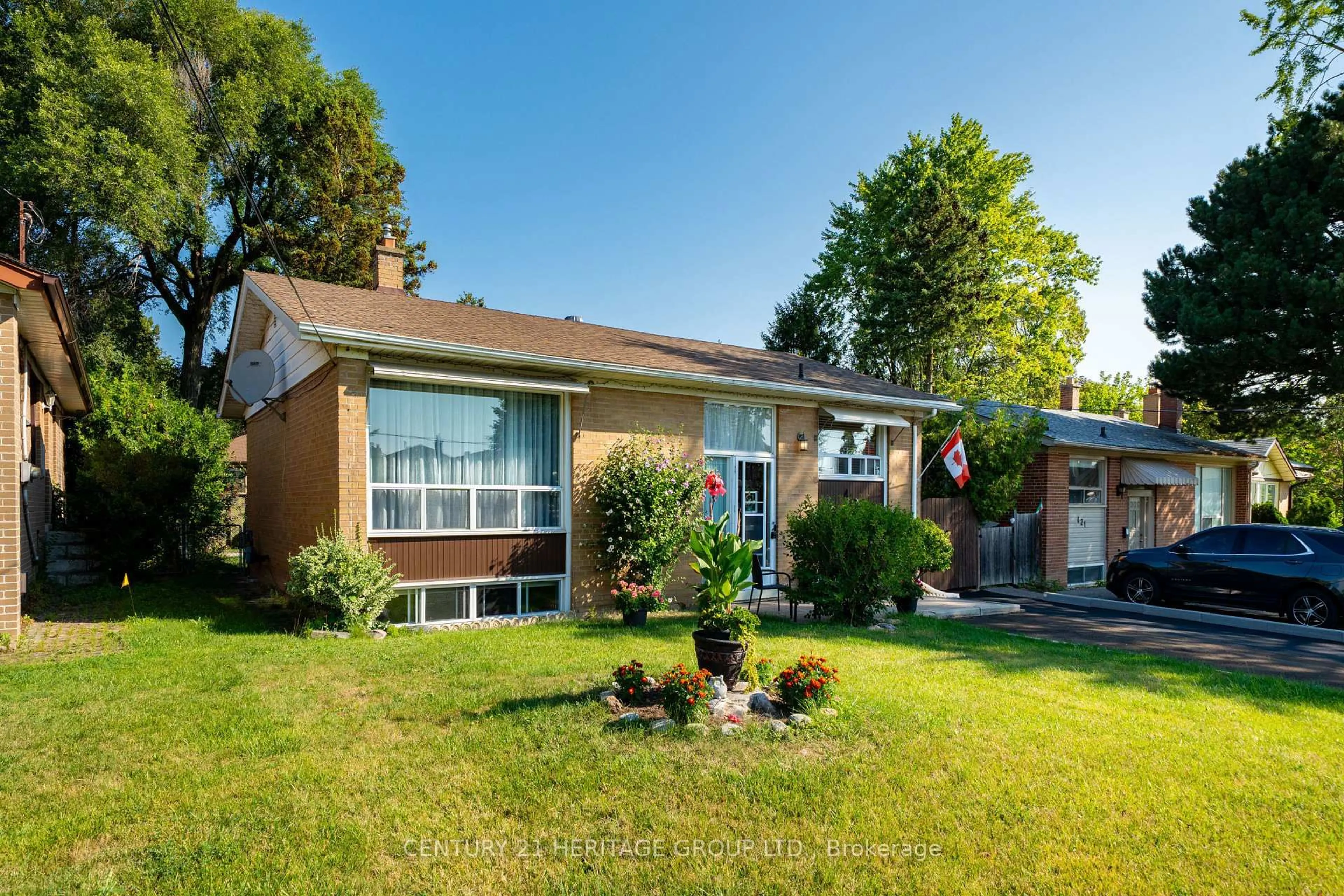 Home with brick exterior material, street for 417 Paliser Cres, Richmond Hill Ontario L4C 1S2