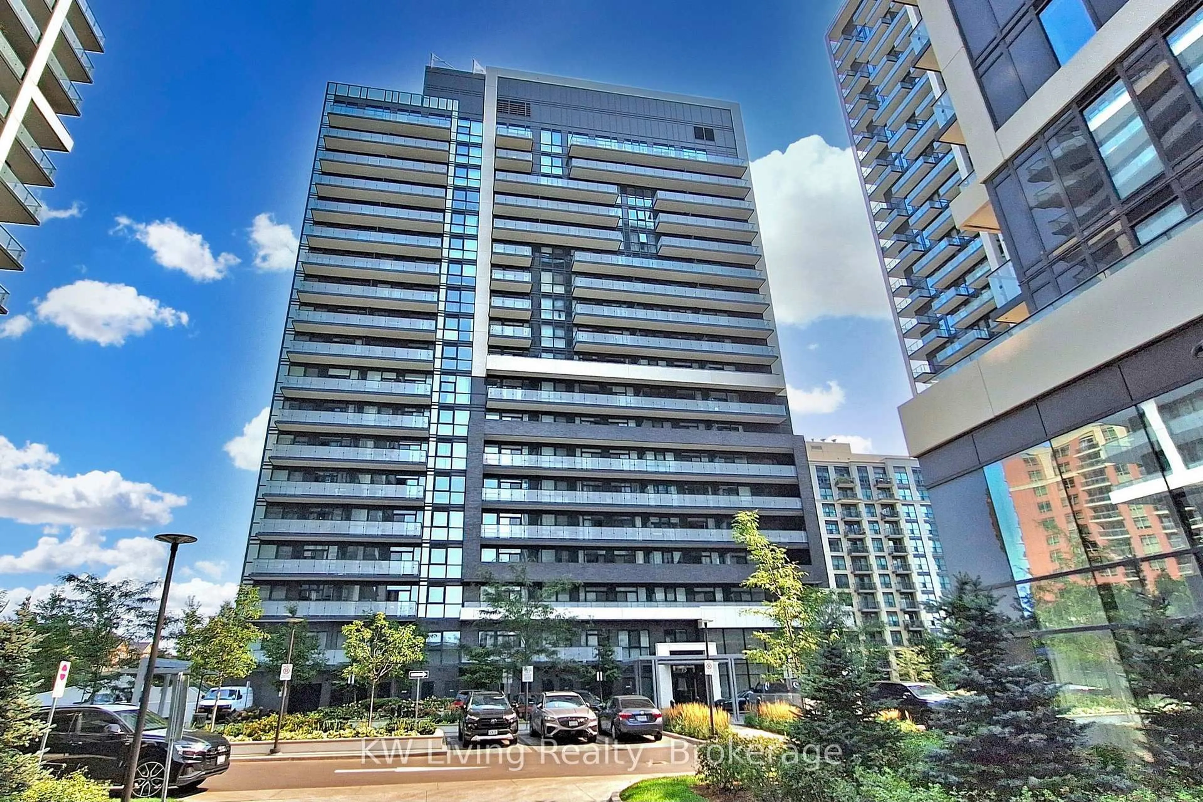 Indoor foyer for 75 Oneida Cres #1703, Richmond Hill Ontario L4B 0H3