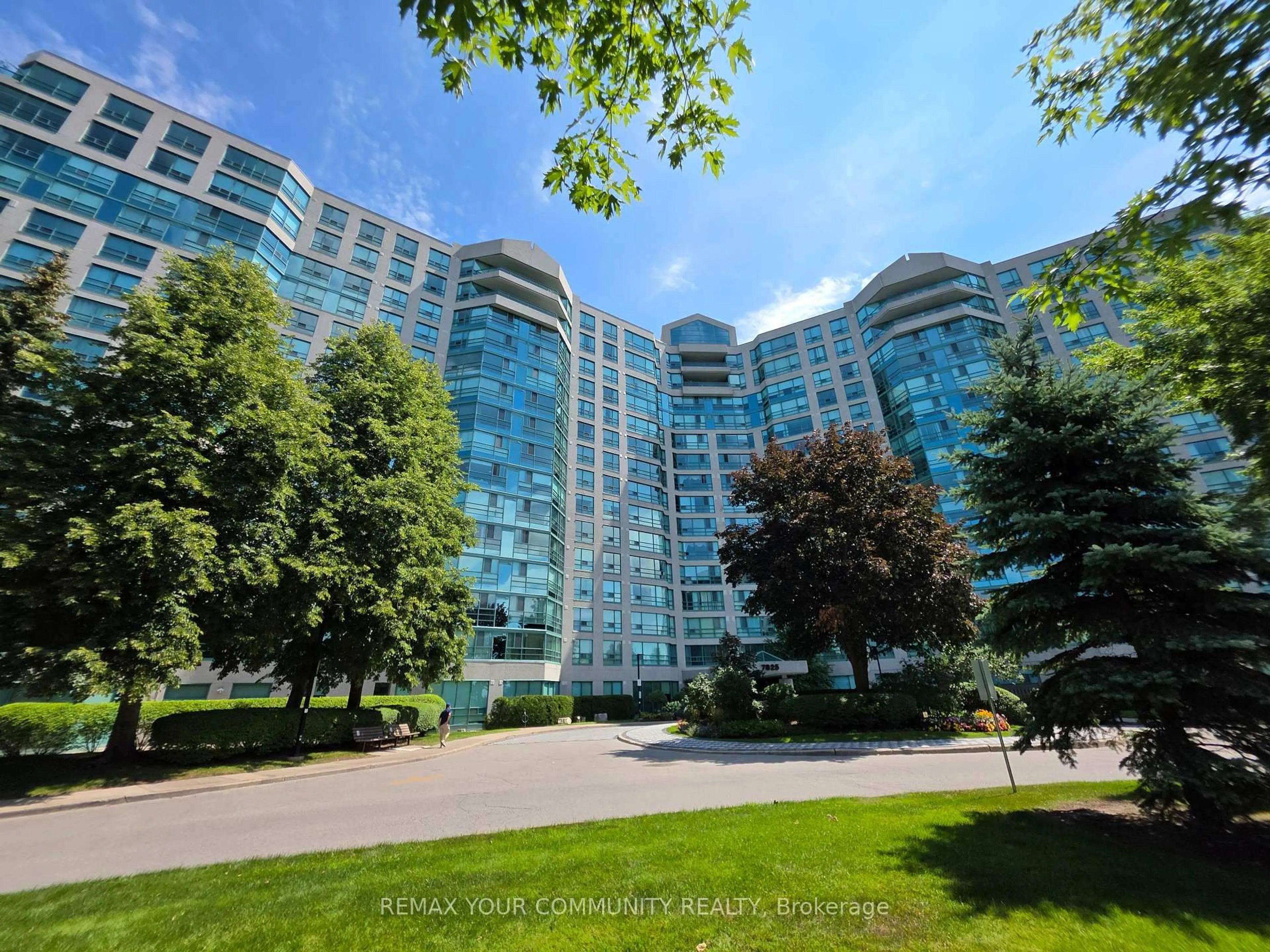 Indoor foyer for 7825 BAYVIEW Ave #726, Markham Ontario L3T 7N2