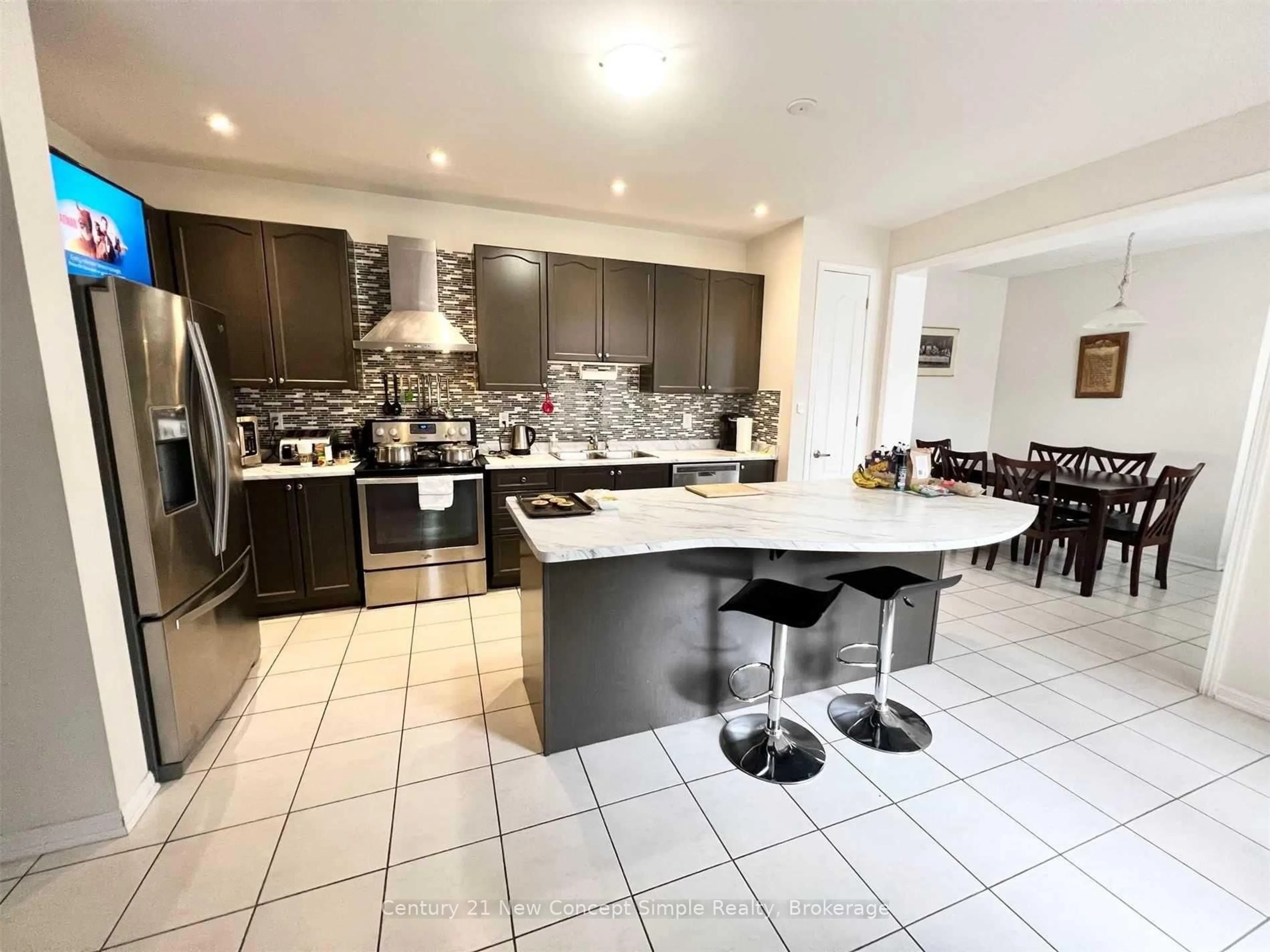 Open concept kitchen, ceramic/tile floor for 61 Disk Dr, Markham Ontario L6B 0X1