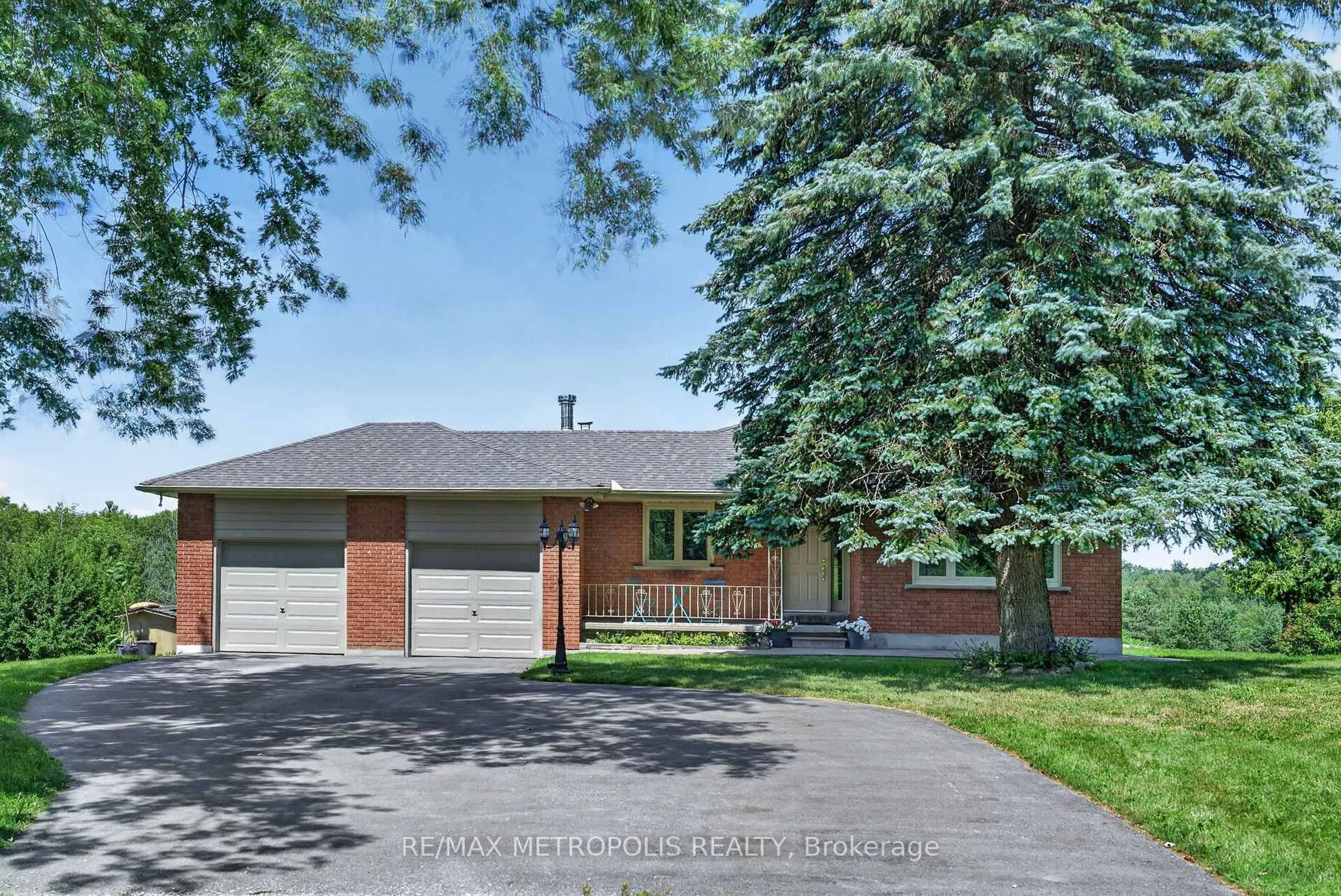 Home with brick exterior material, street for 6370 Hillsdale Dr, Whitchurch-Stouffville Ontario L4A 3B8