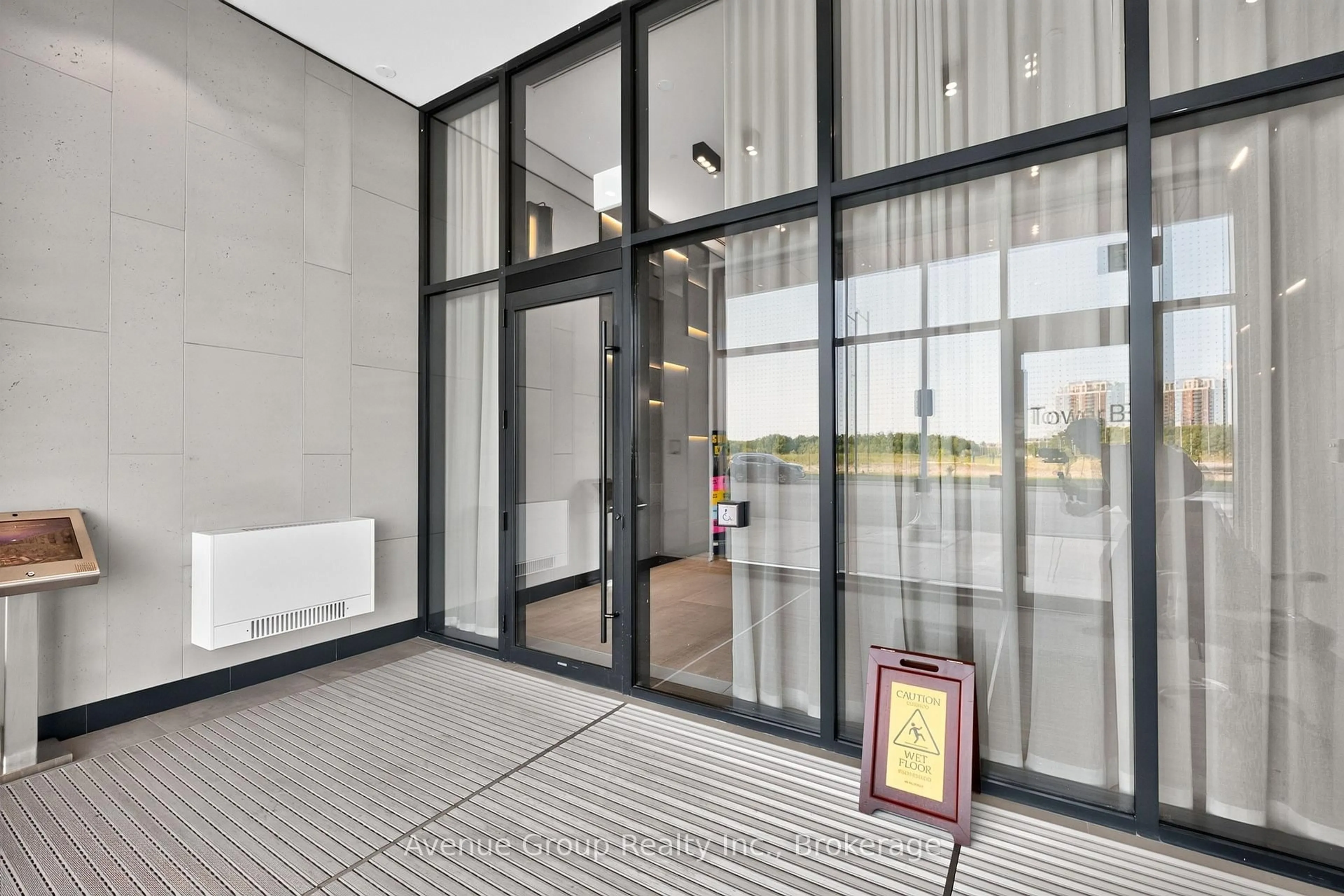Indoor foyer for 292 Verdale Crossing #1011, Markham Ontario L6G 0H6