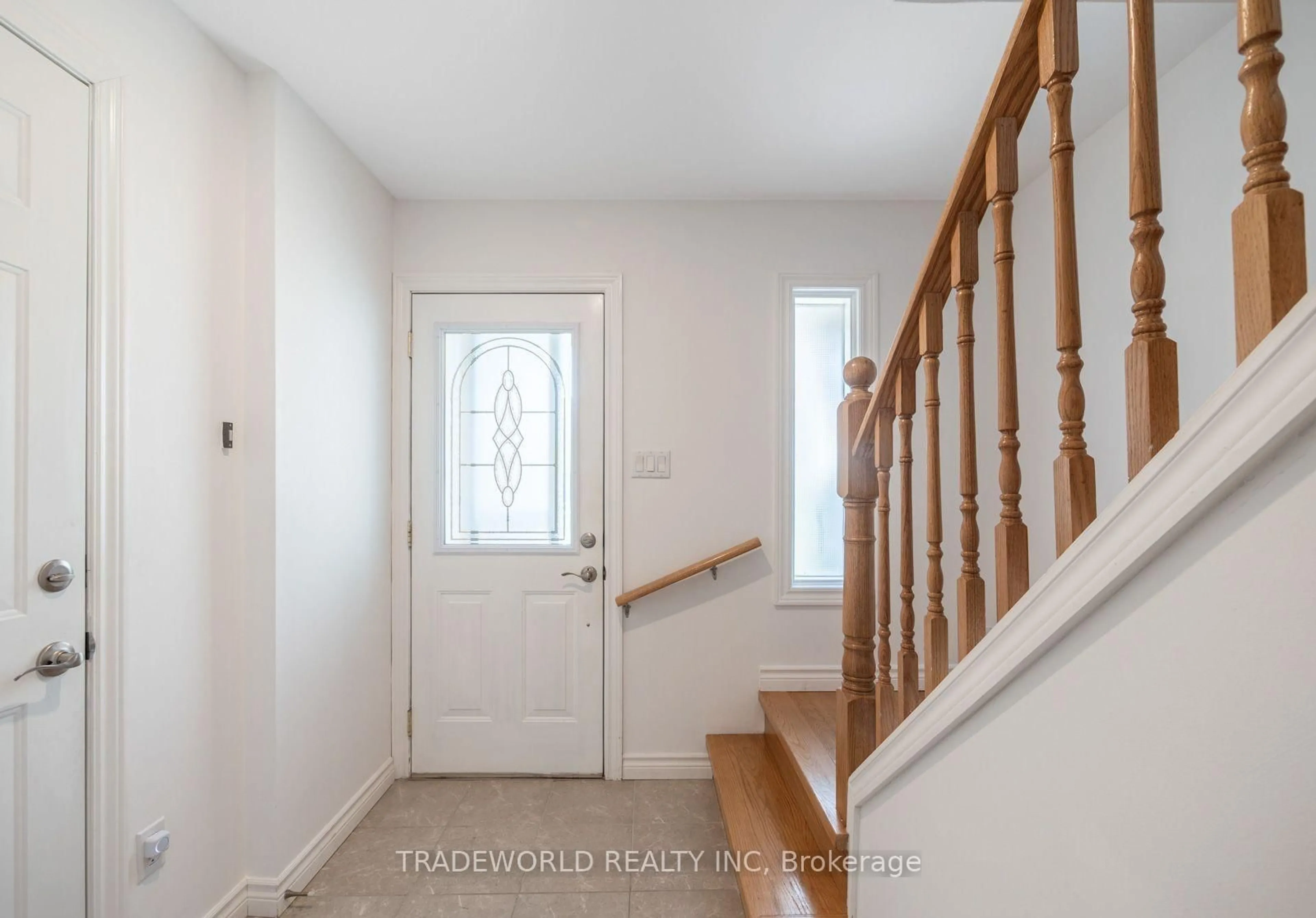 Indoor entryway for 60 Camelot Way, Markham Ontario L3P 3W3