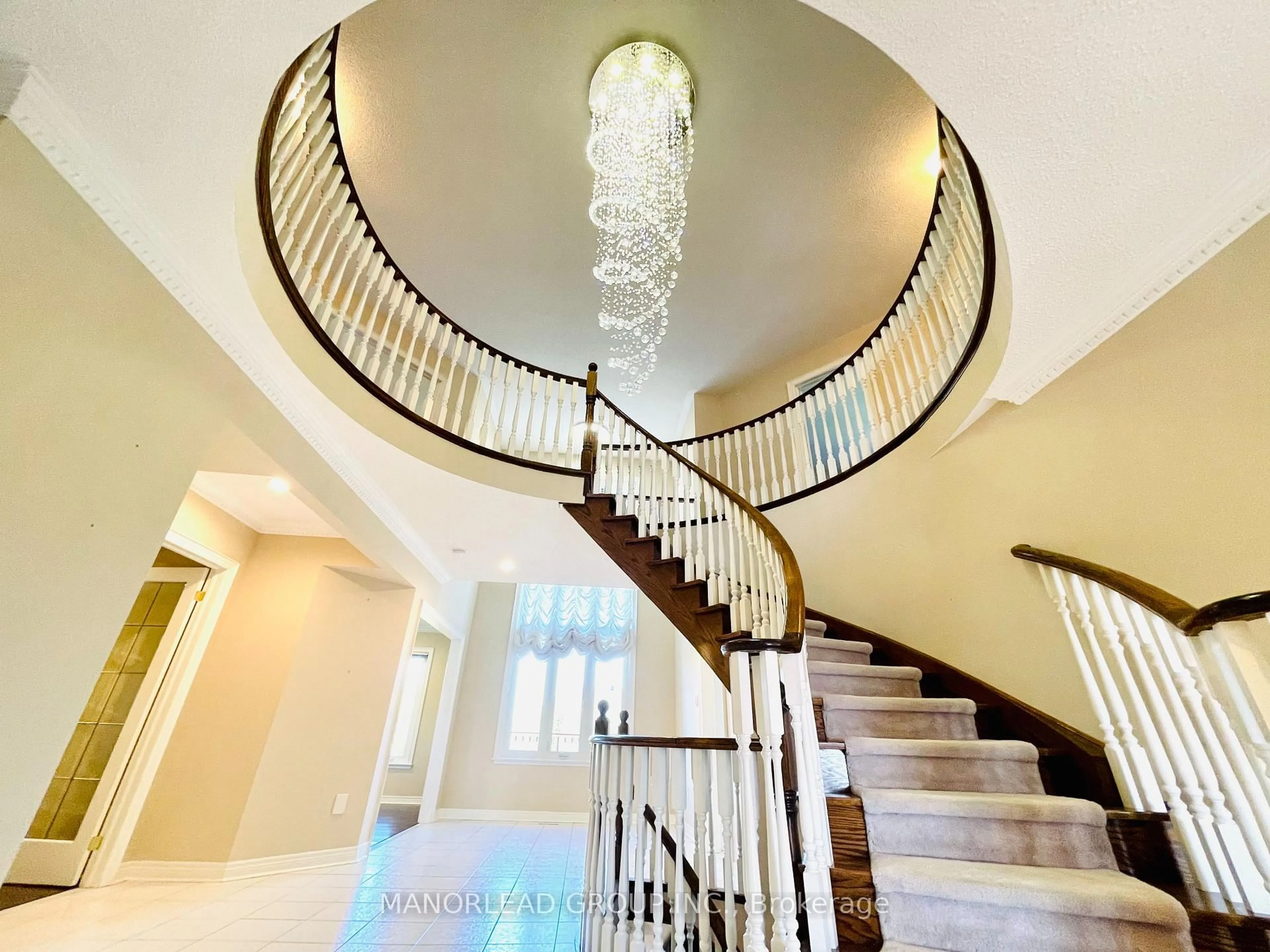 Stairs for 16 Headford Ave, Richmond Hill Ontario L4B 3V7