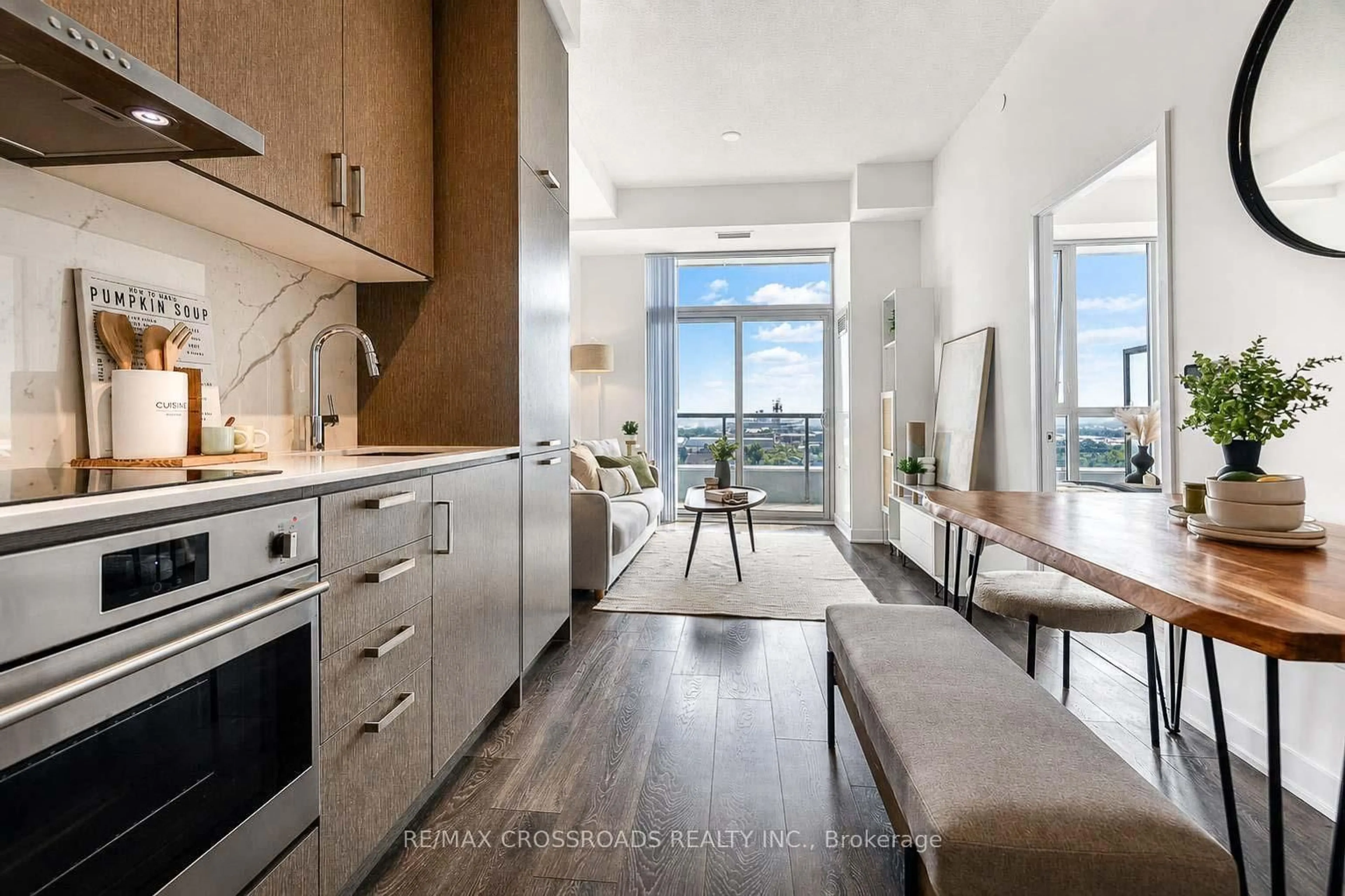 Open concept kitchen, unknown for 60 Honeycrisp Cres #917, Vaughan Ontario L4K 0N5