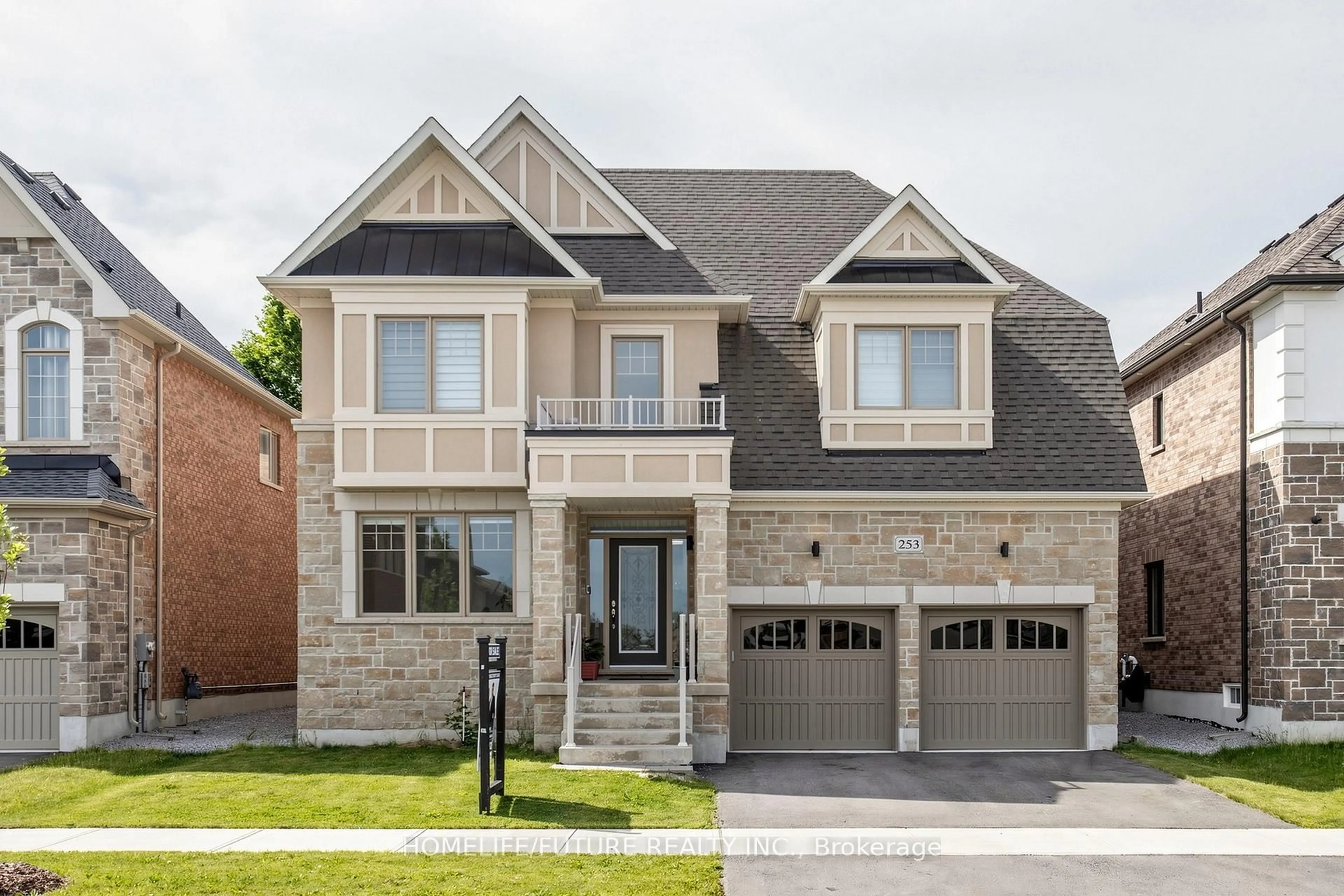 Home with brick exterior material, street for 253 Danny Wheeler Blvd, Georgina Ontario L4P 0J9