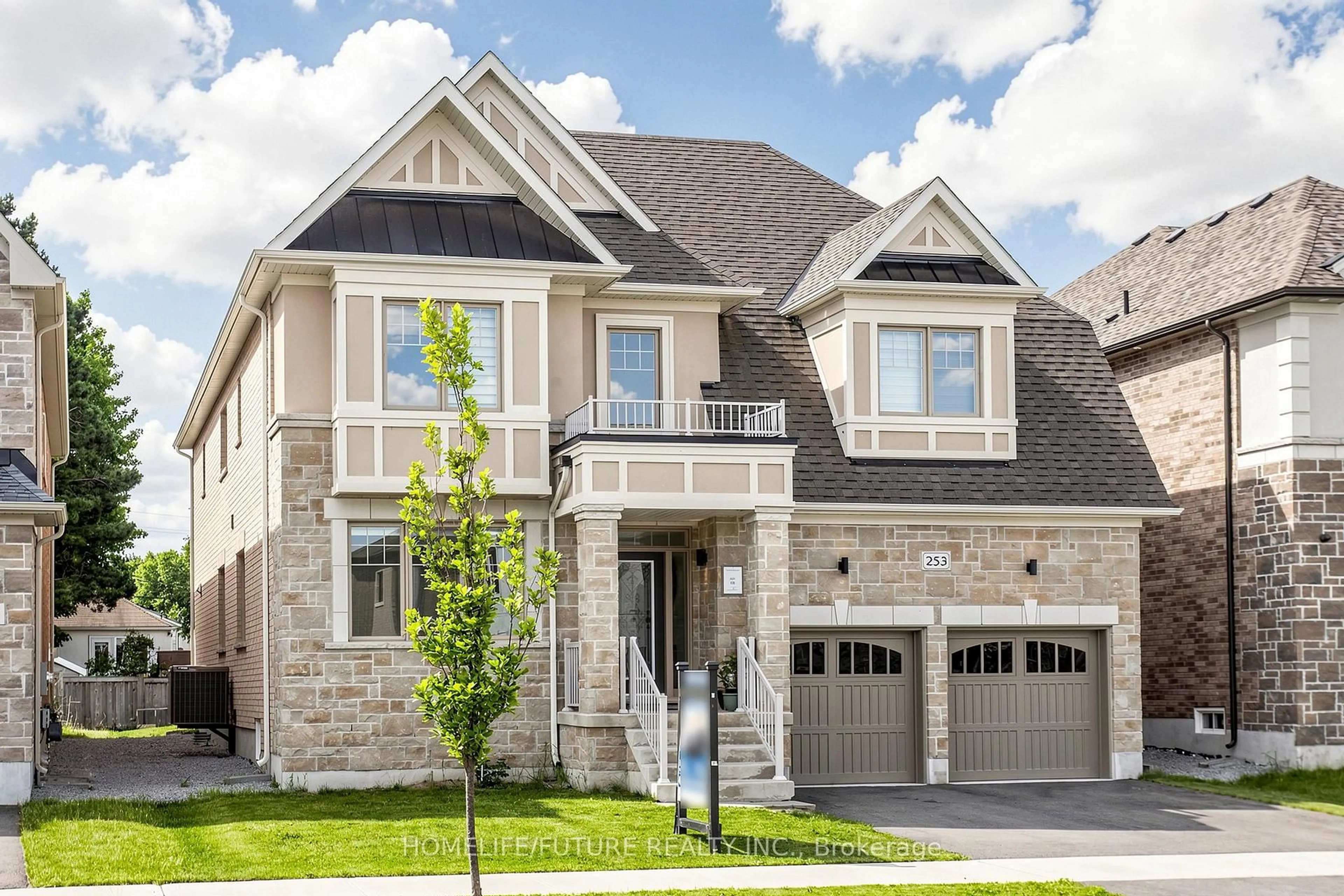 Home with brick exterior material, street for 253 Danny Wheeler Blvd, Georgina Ontario L4P 0J9