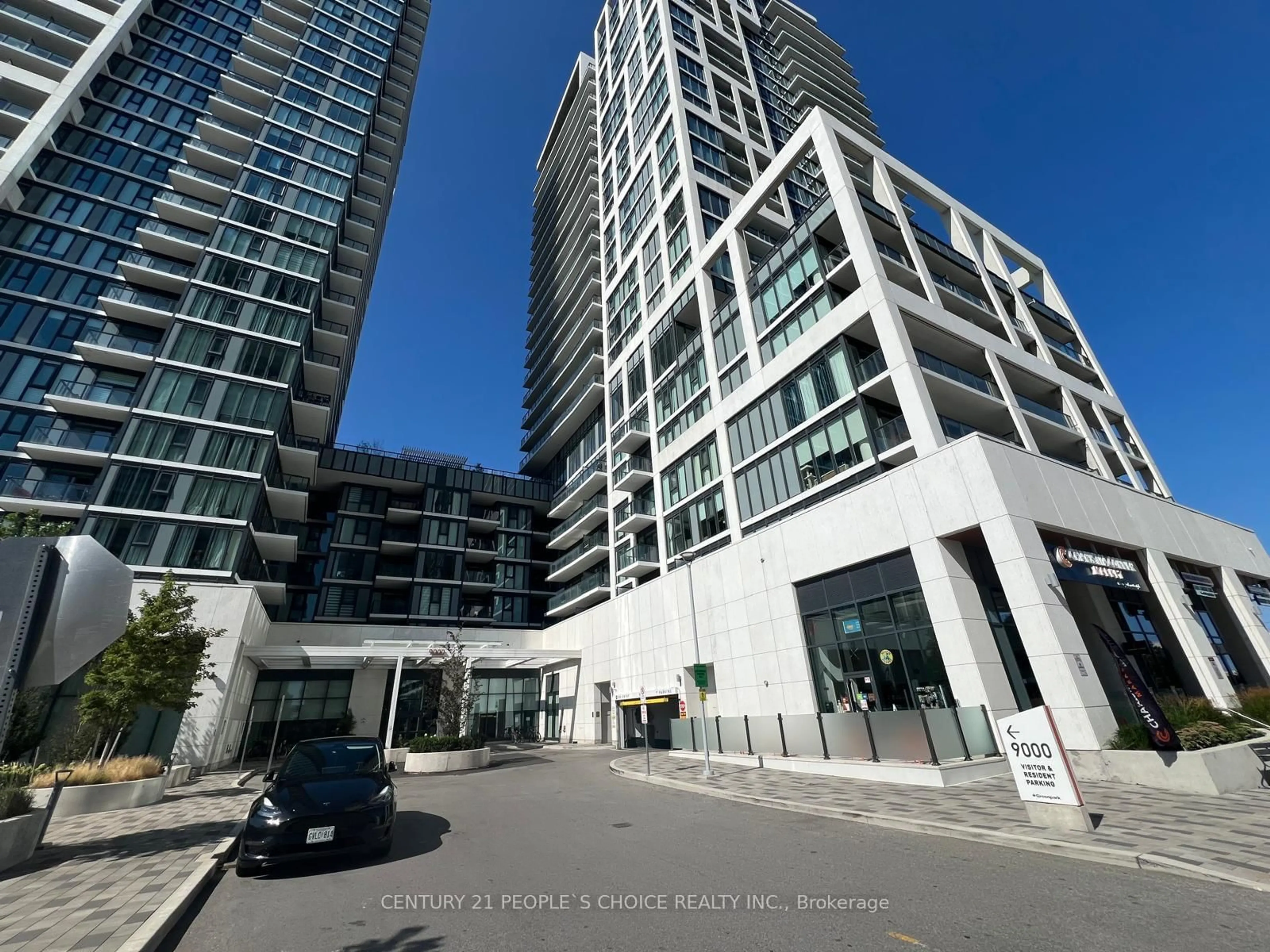 Indoor foyer for 9000 Jane St #925, Vaughan Ontario L4K 0M6