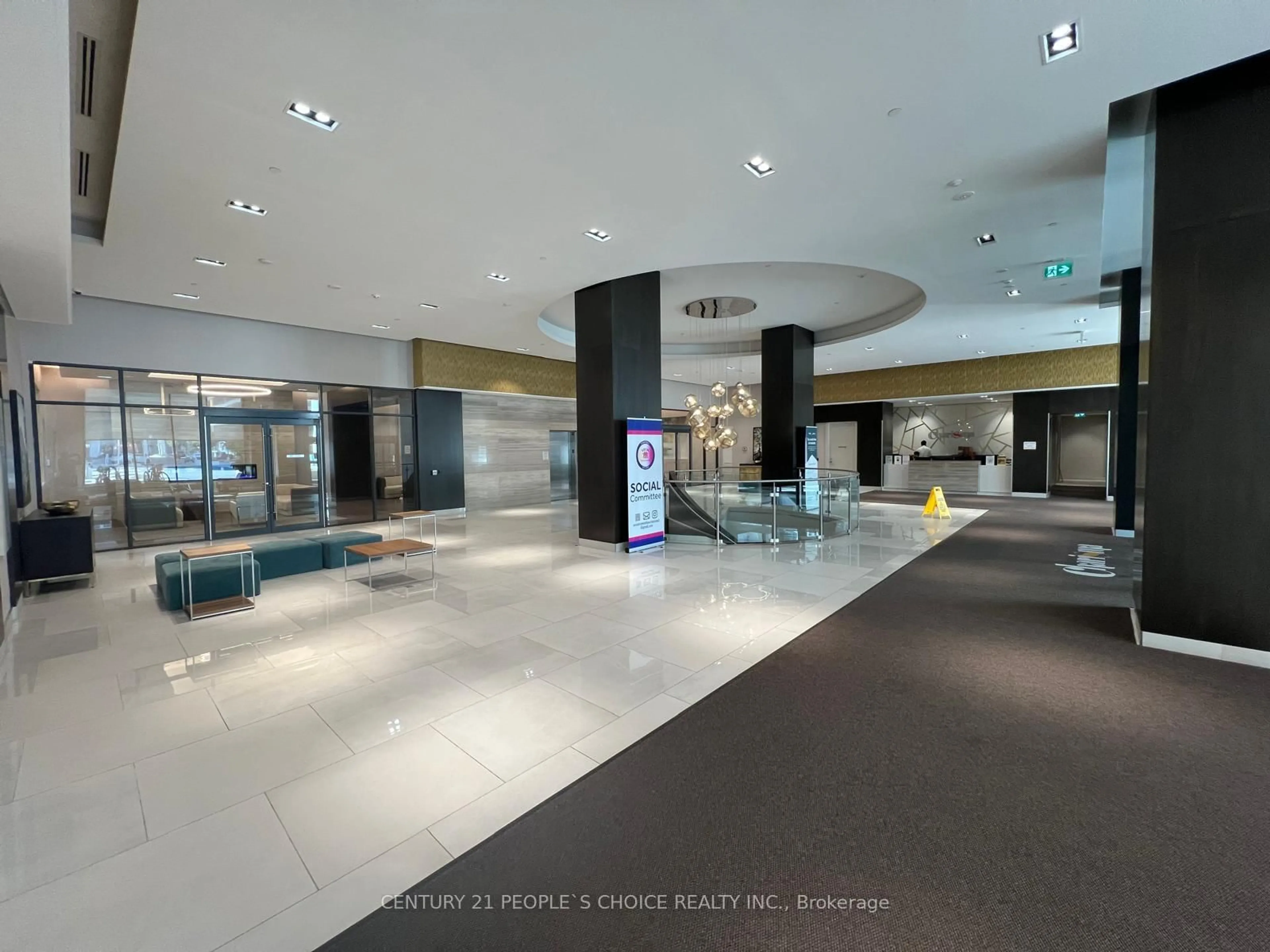 Indoor foyer for 9000 Jane St #925, Vaughan Ontario L4K 0M6