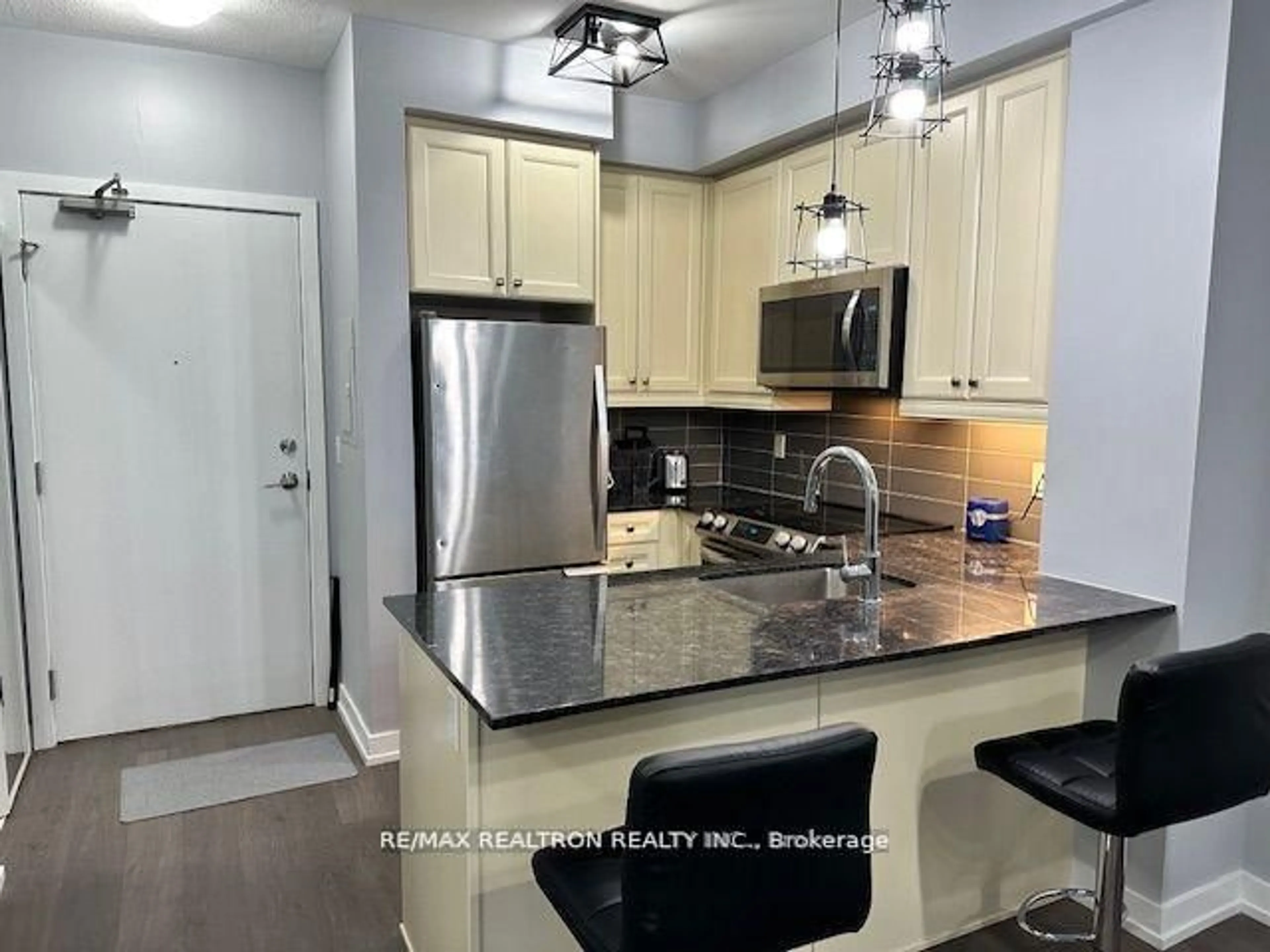 Unknown for 555 William Graham Dr #228, Aurora Ontario L4G 4H9