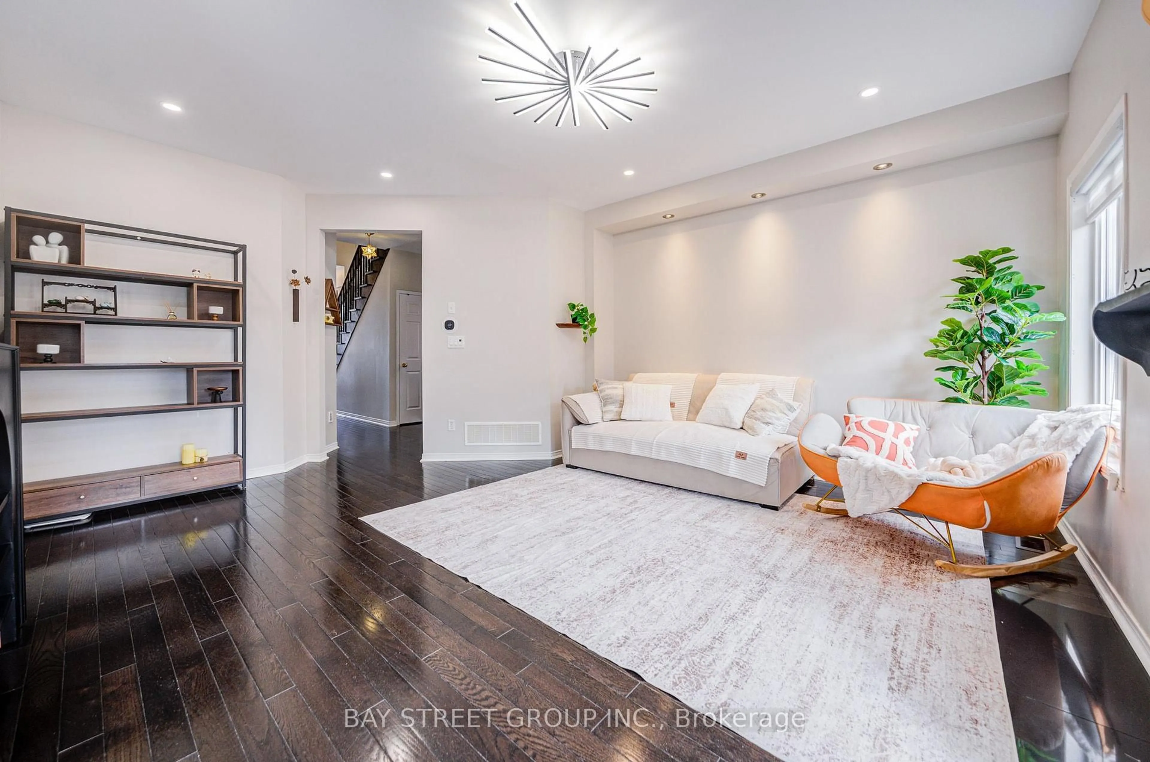 Living room with furniture, unknown for 23 Horn St, Whitchurch-Stouffville Ontario L4A 0X9