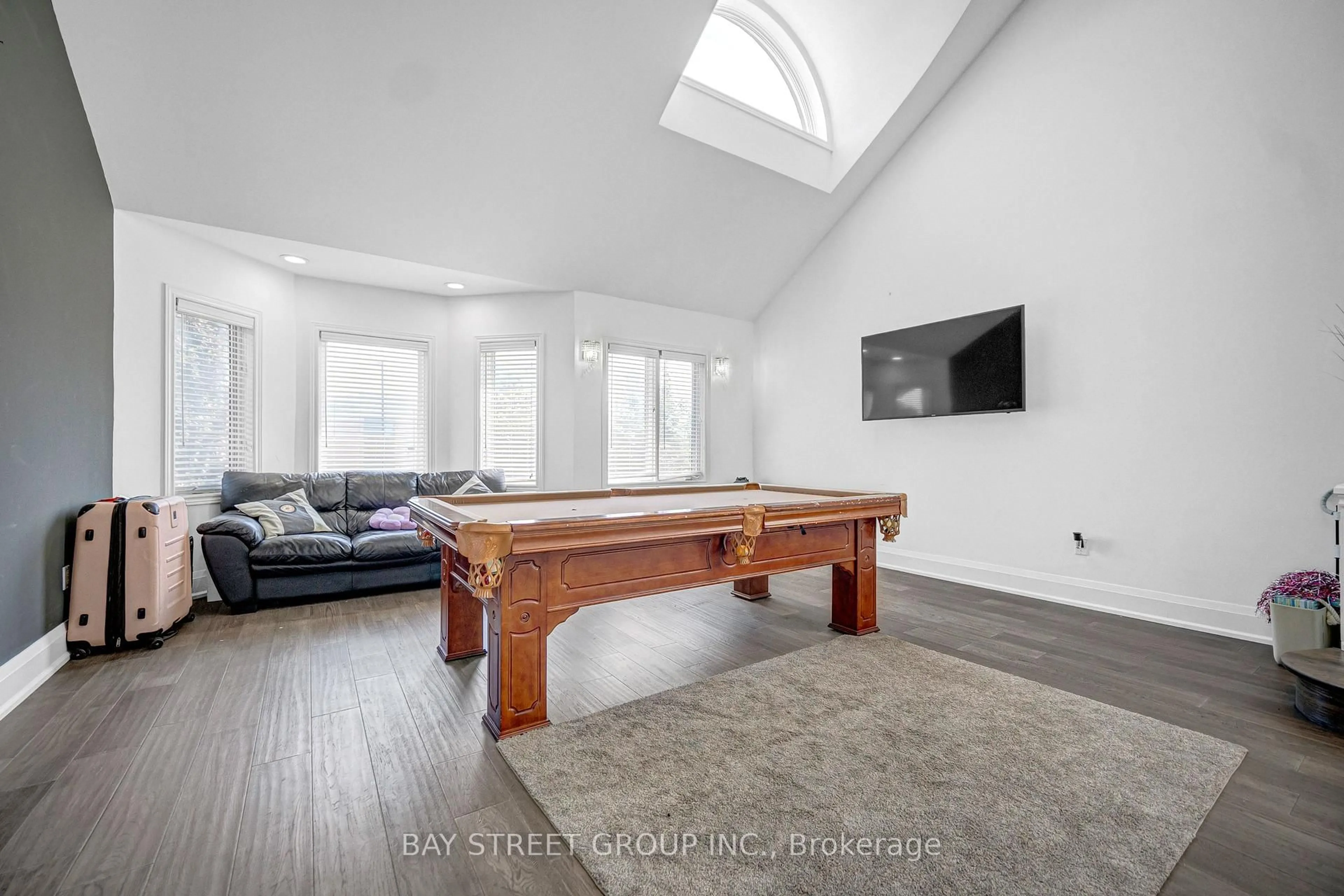 Unknown for 231 Shaftsbury Ave, Richmond Hill Ontario L4C 0E8