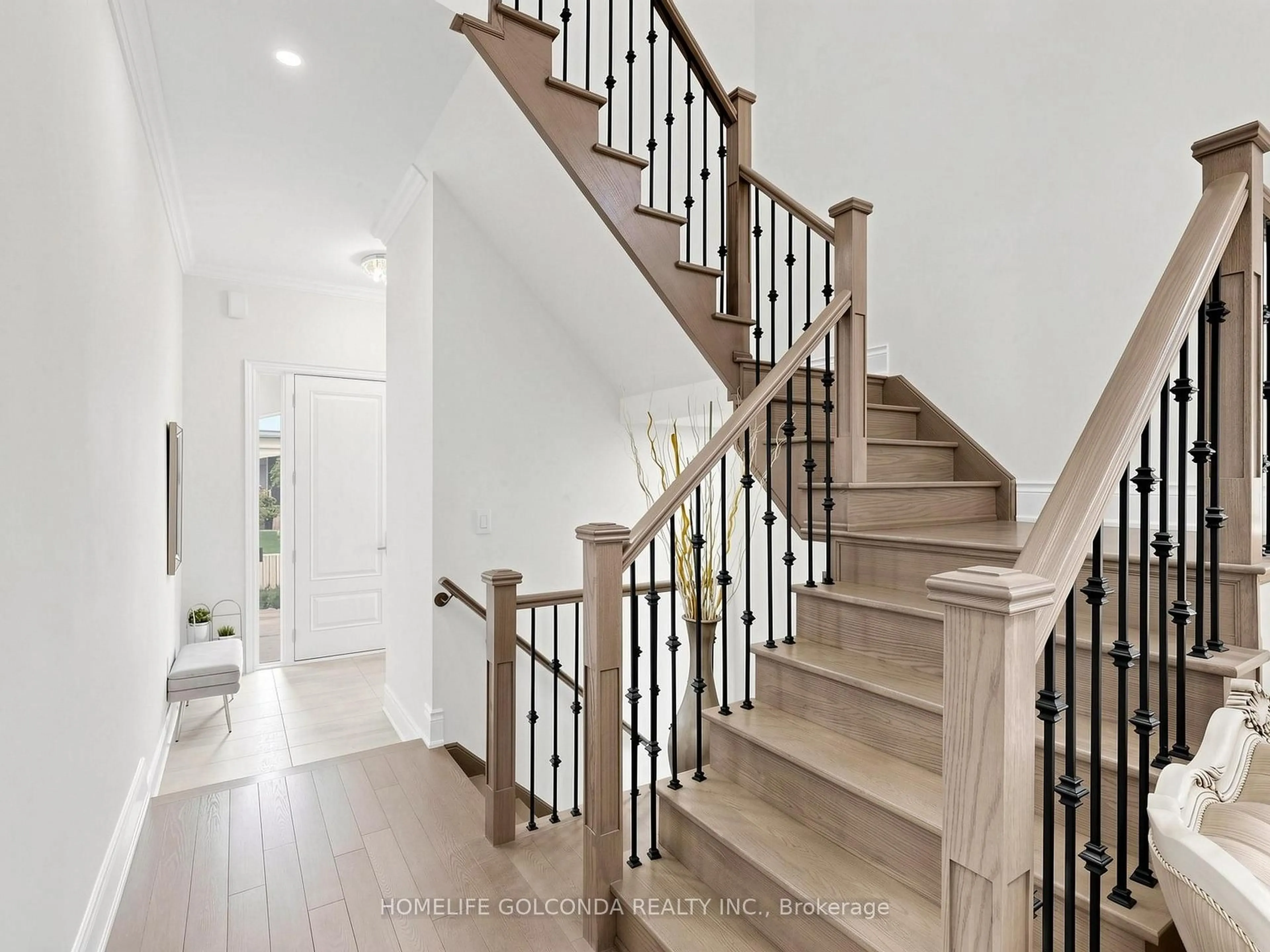 Stairs for 73 Menotti Dr, Richmond Hill Ontario L4E 1G7