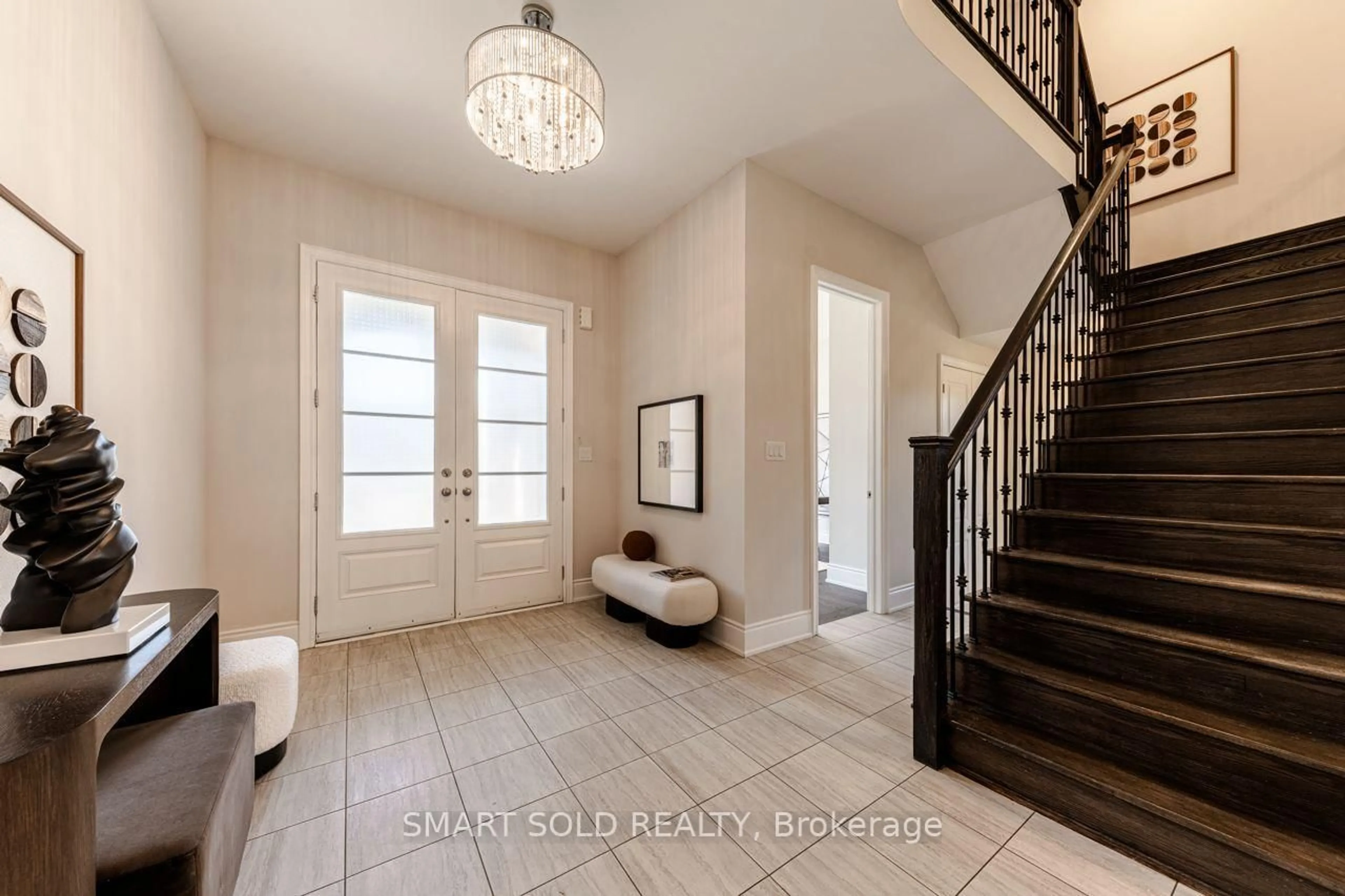 Indoor entryway for 259 Stormont Tr, Vaughan Ontario L4H 4P6