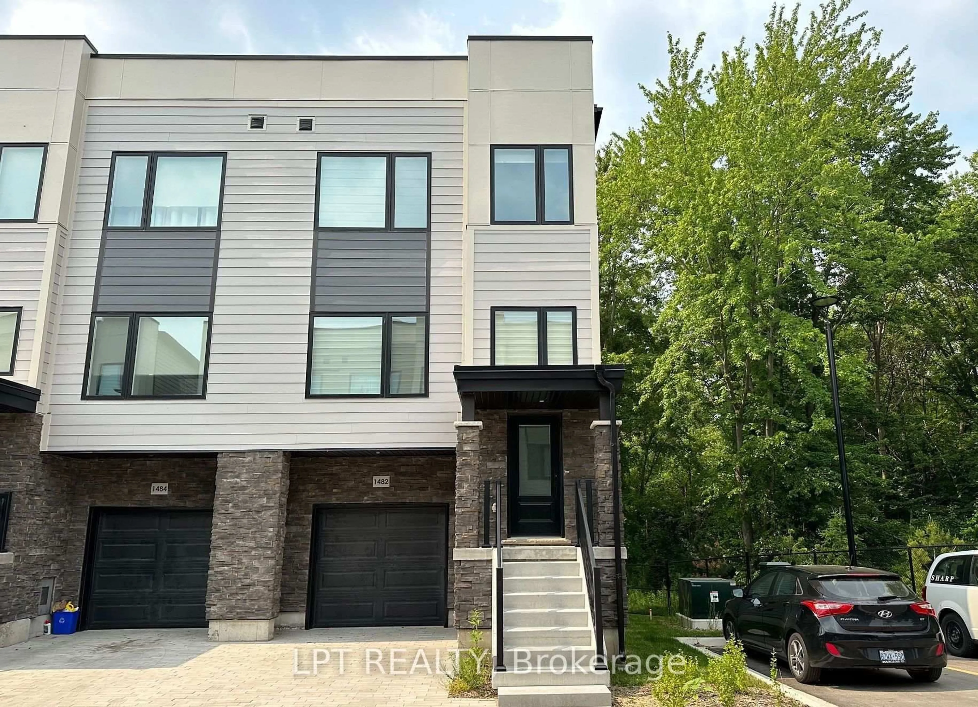 Home with brick exterior material, street for 1482 Purchase Pl Pl, Innisfil Ontario L0L 1W0