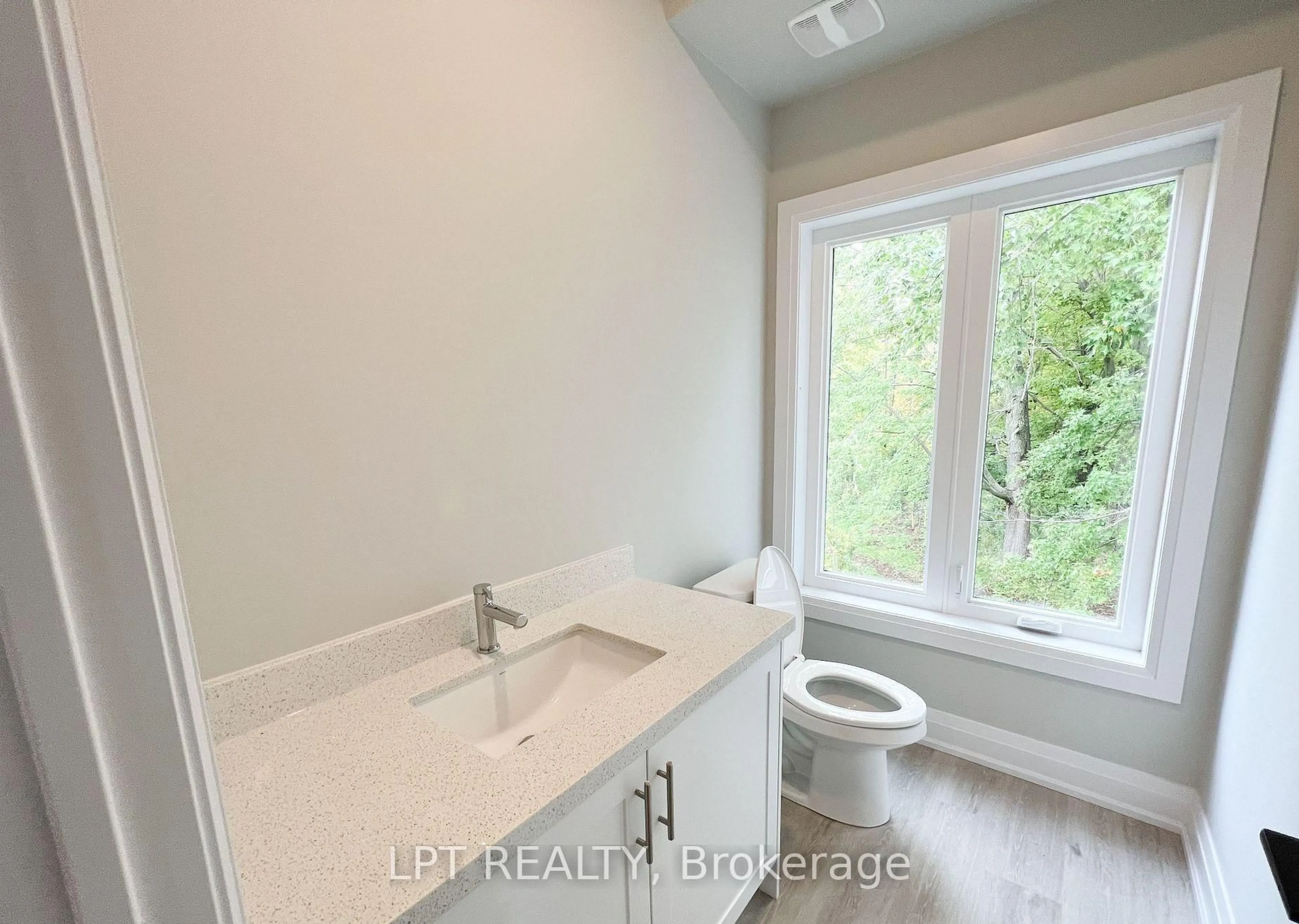 A pic of a room for 1482 Purchase Pl Pl, Innisfil Ontario L0L 1W0