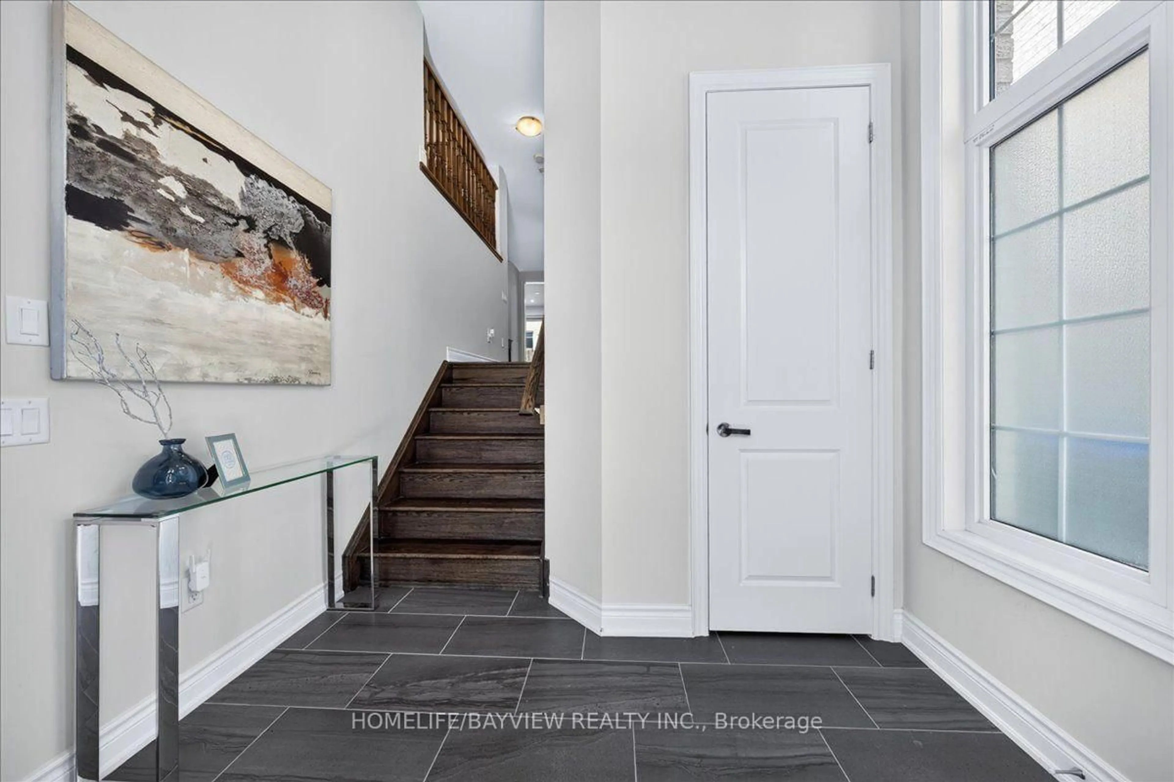 Indoor entryway for 66 Hodgson Rd, Bradford West Gwillimbury Ontario L3Z 0V5